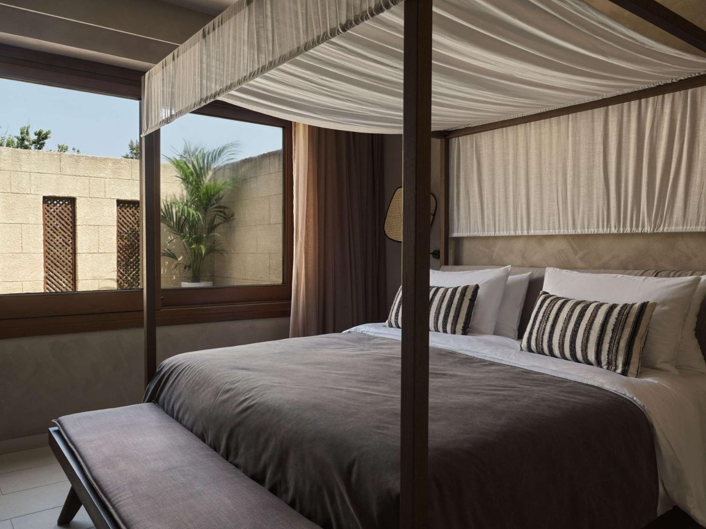 Two-Bedroom King Tropical Pavilion Suite with Jacuzzi - Photo 15