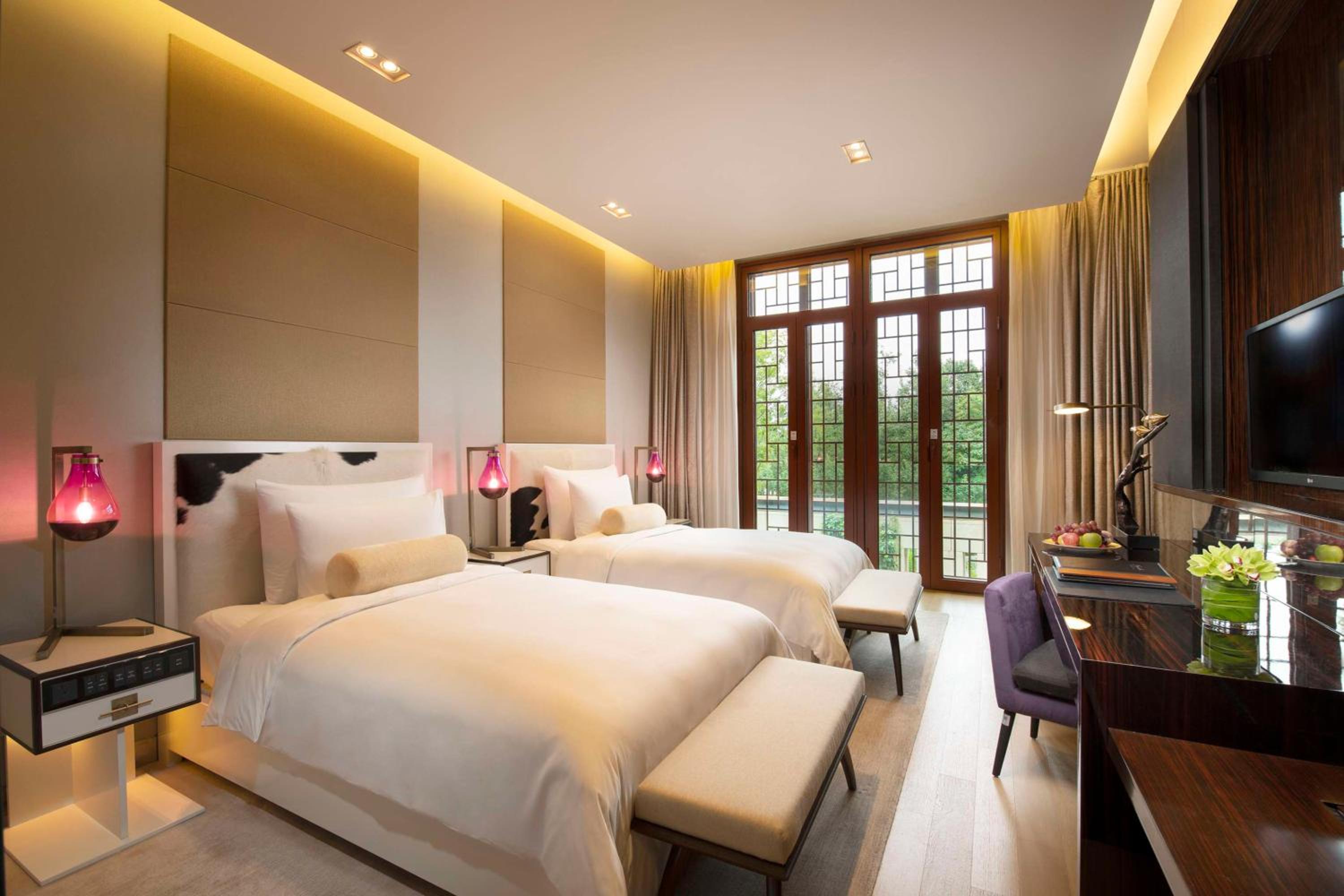 Grand Deluxe Twin Room