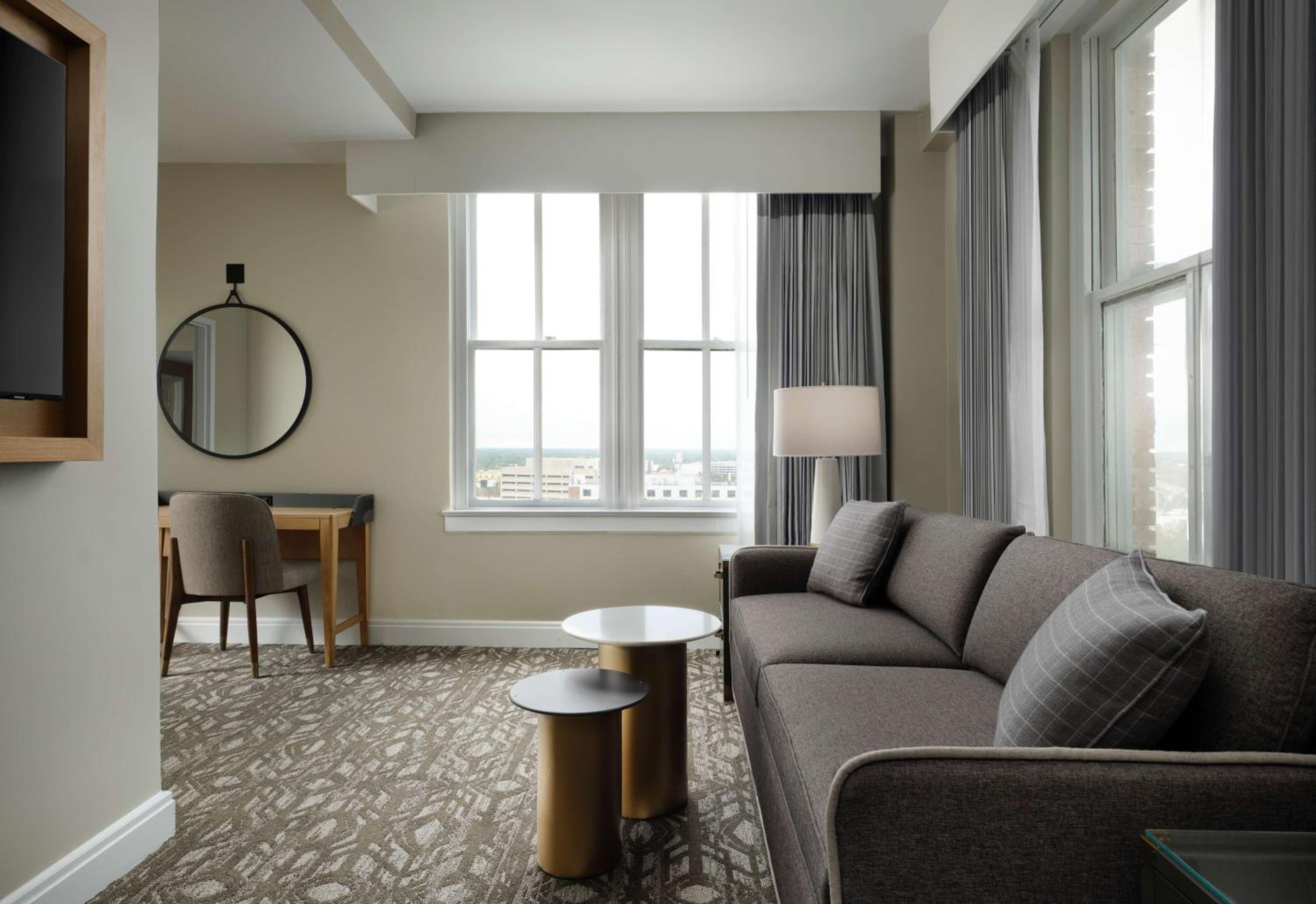 Junior King Suite - Hearing Access photo 2