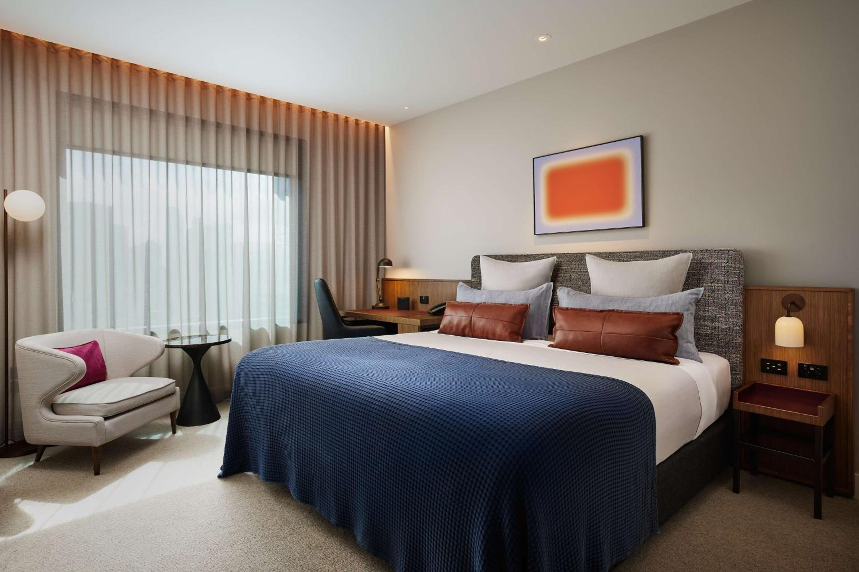 King Room with City View - Photo 5