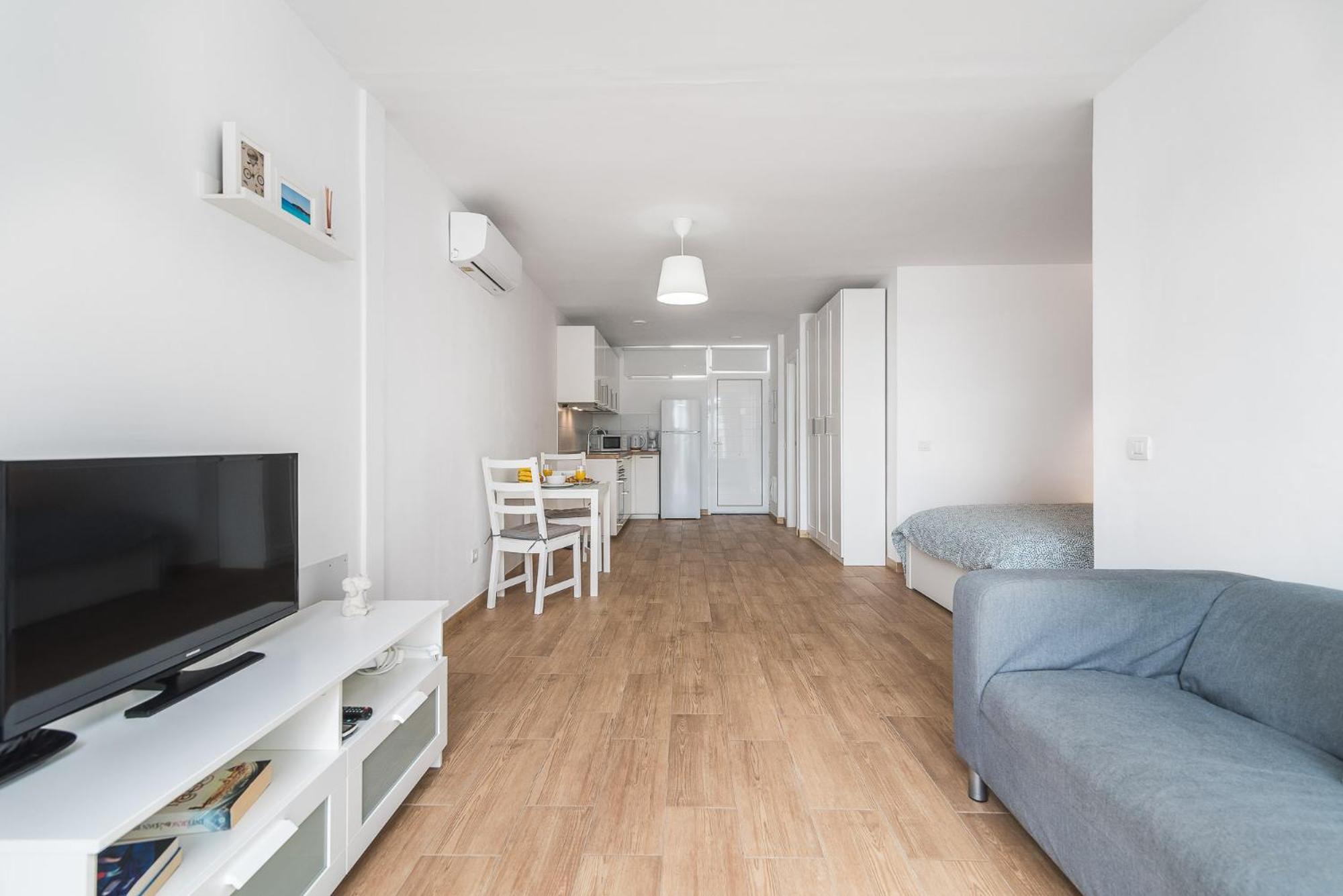 One-Bedroom Apartment photo 2