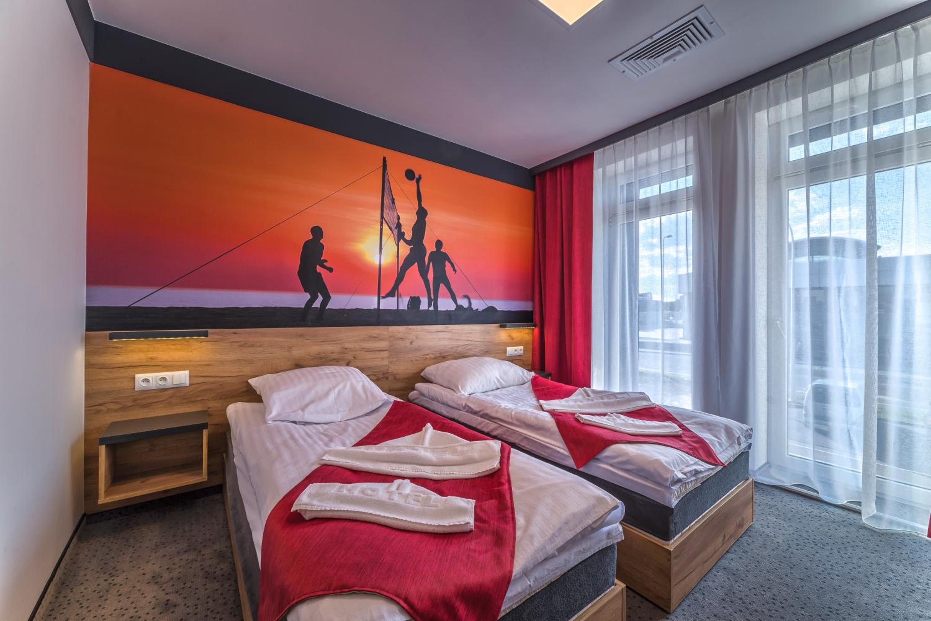 Twin Room - Photo 11