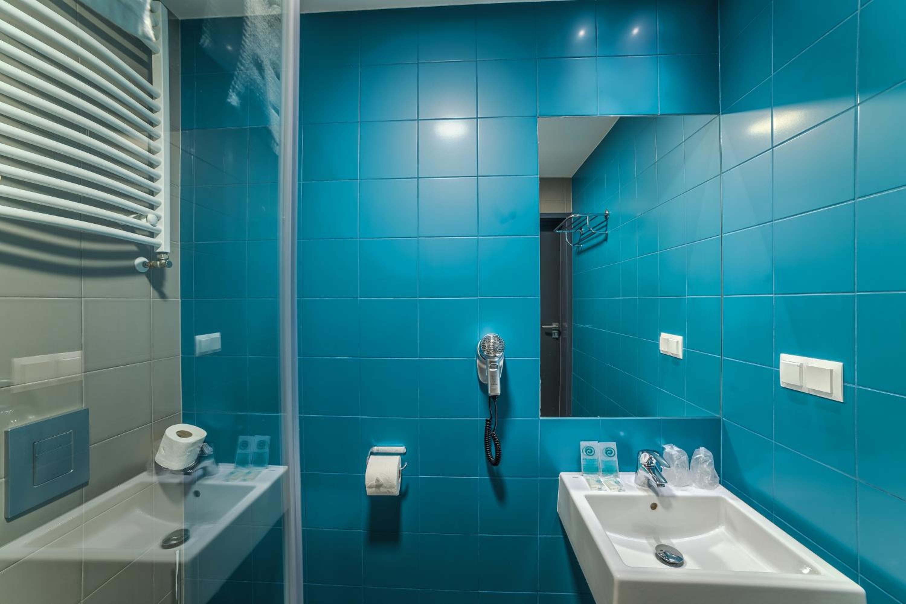 Twin Room - Photo 8