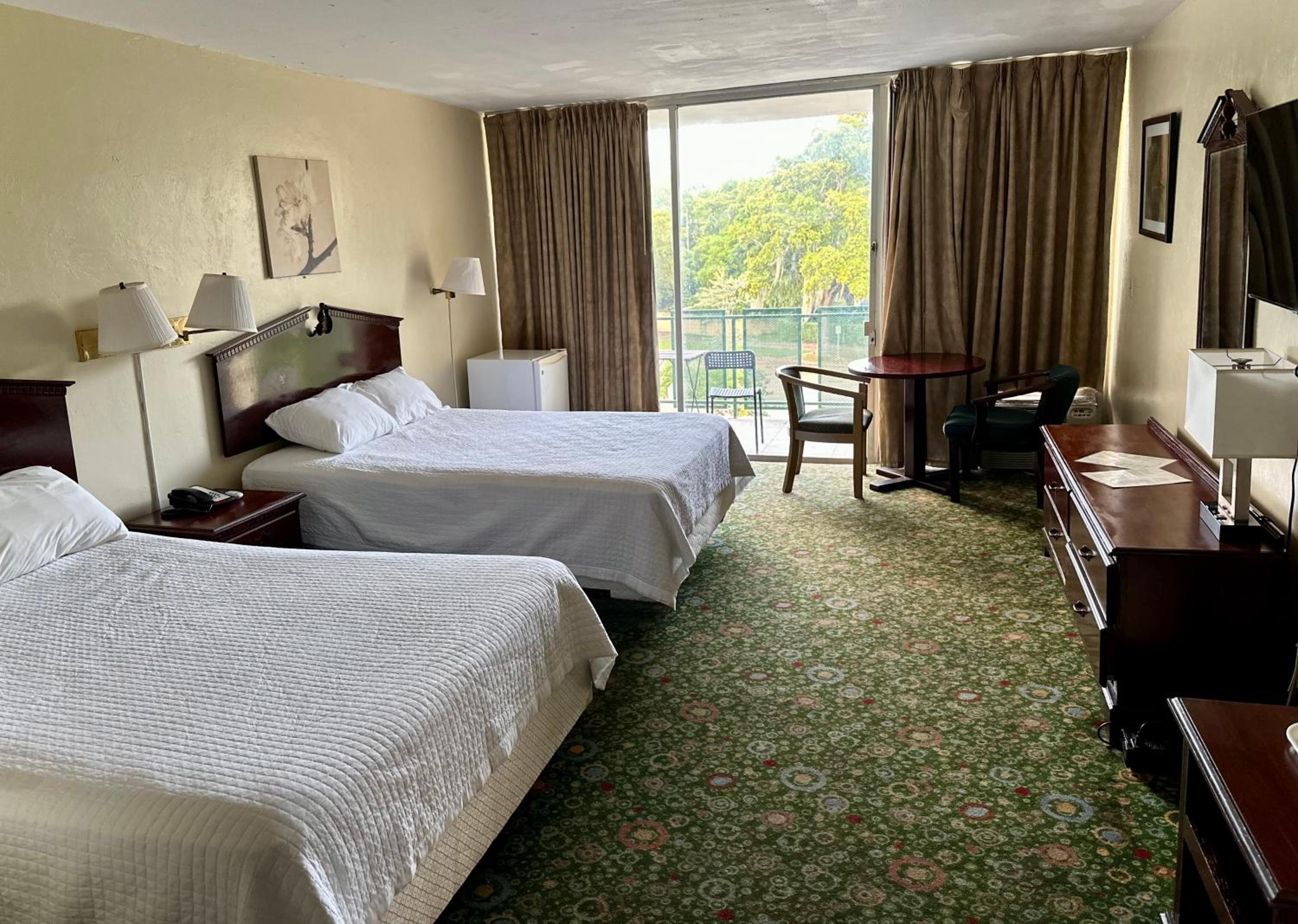 Queen Room - Photo 9