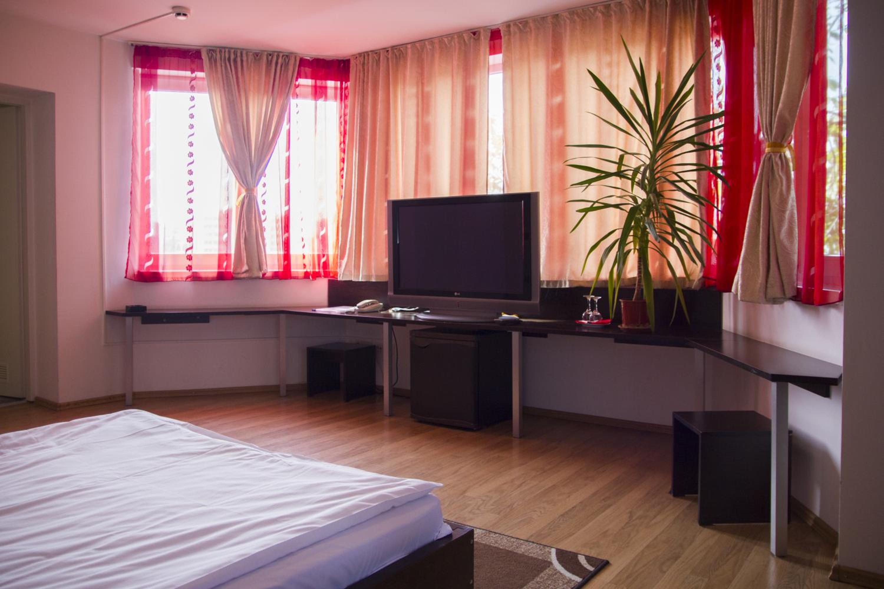 Double Room with Spa Bath - Photo 4