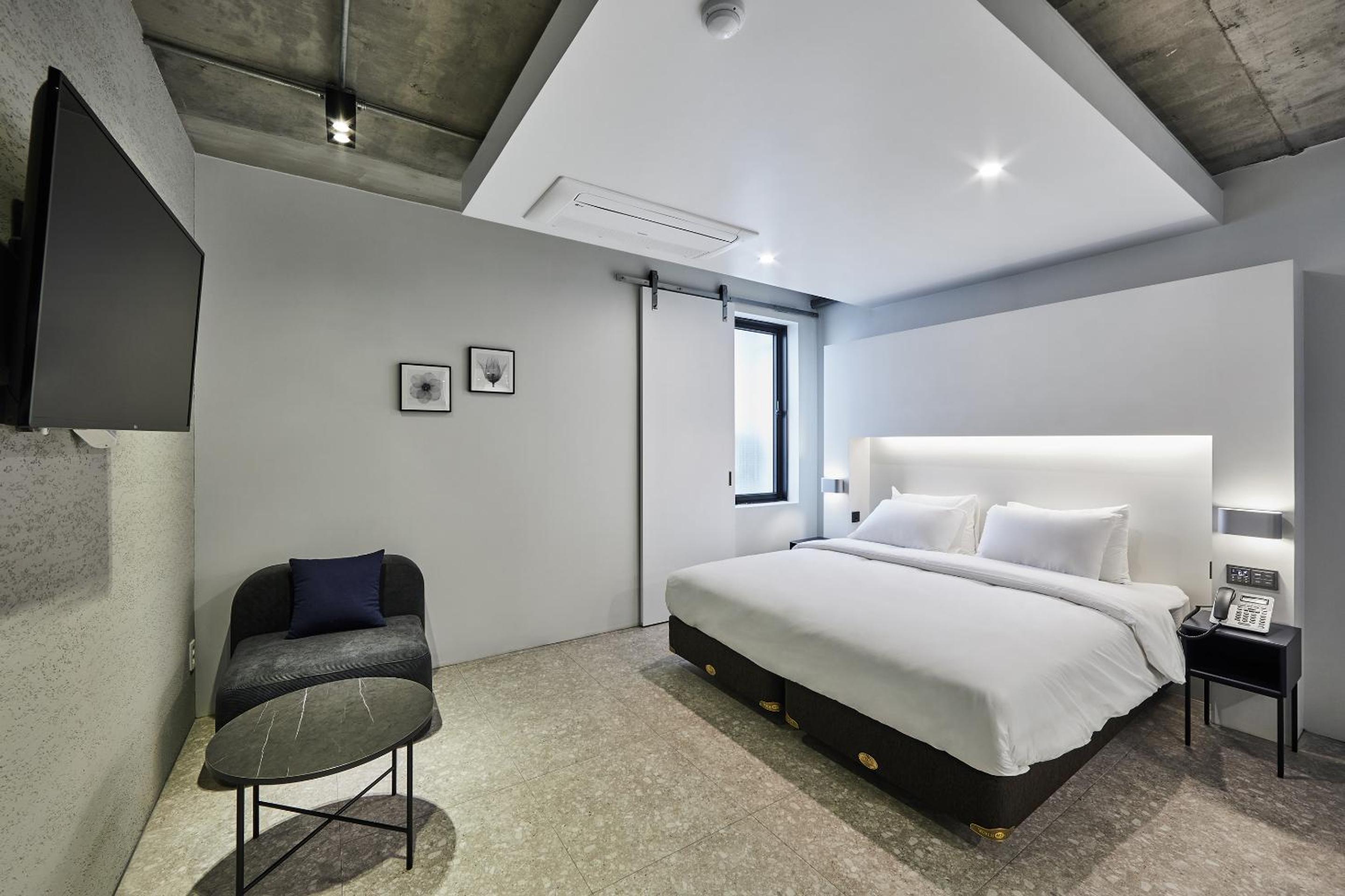 Deluxe Double Room - Photo 7