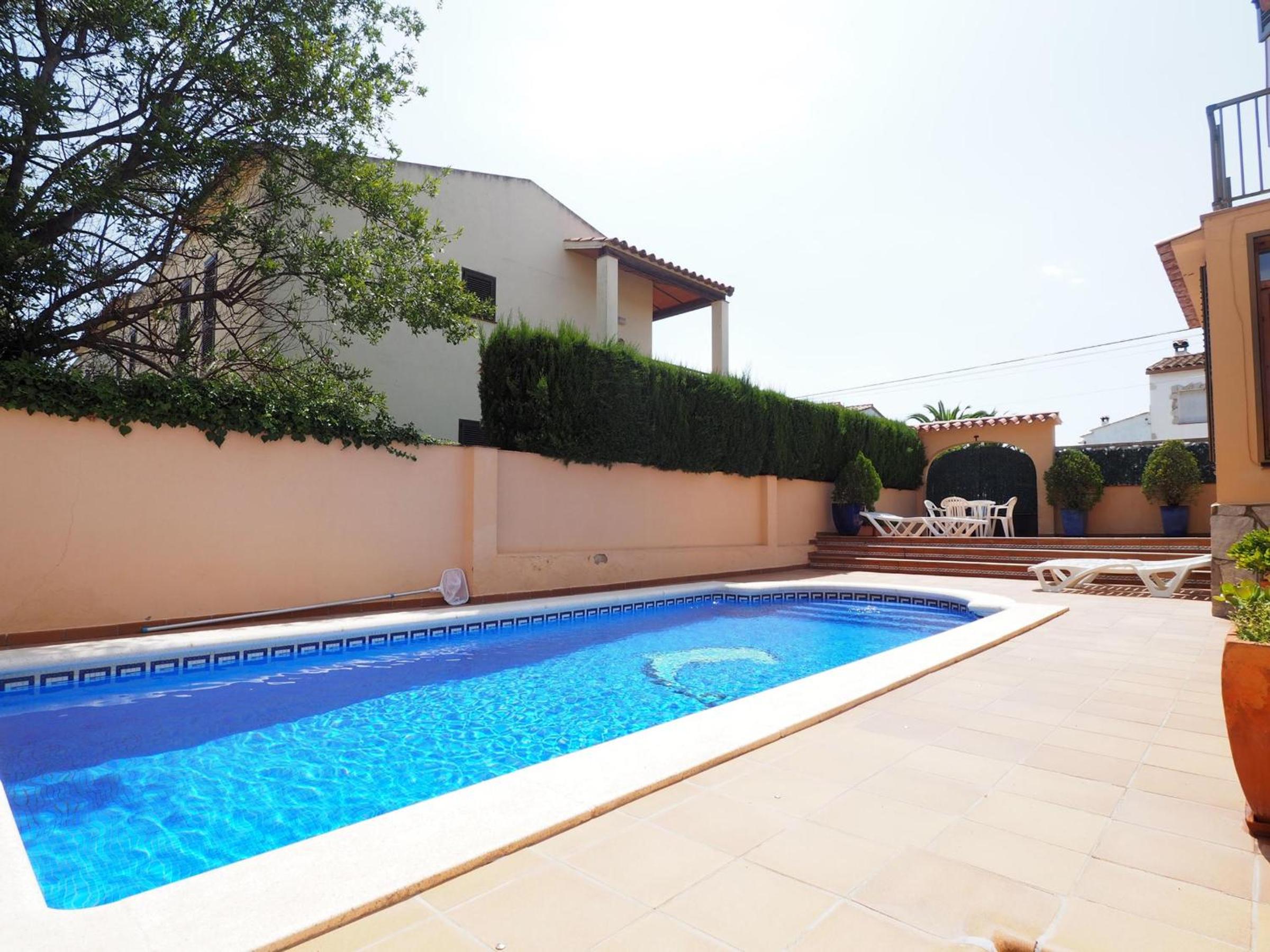 Villa photo 2