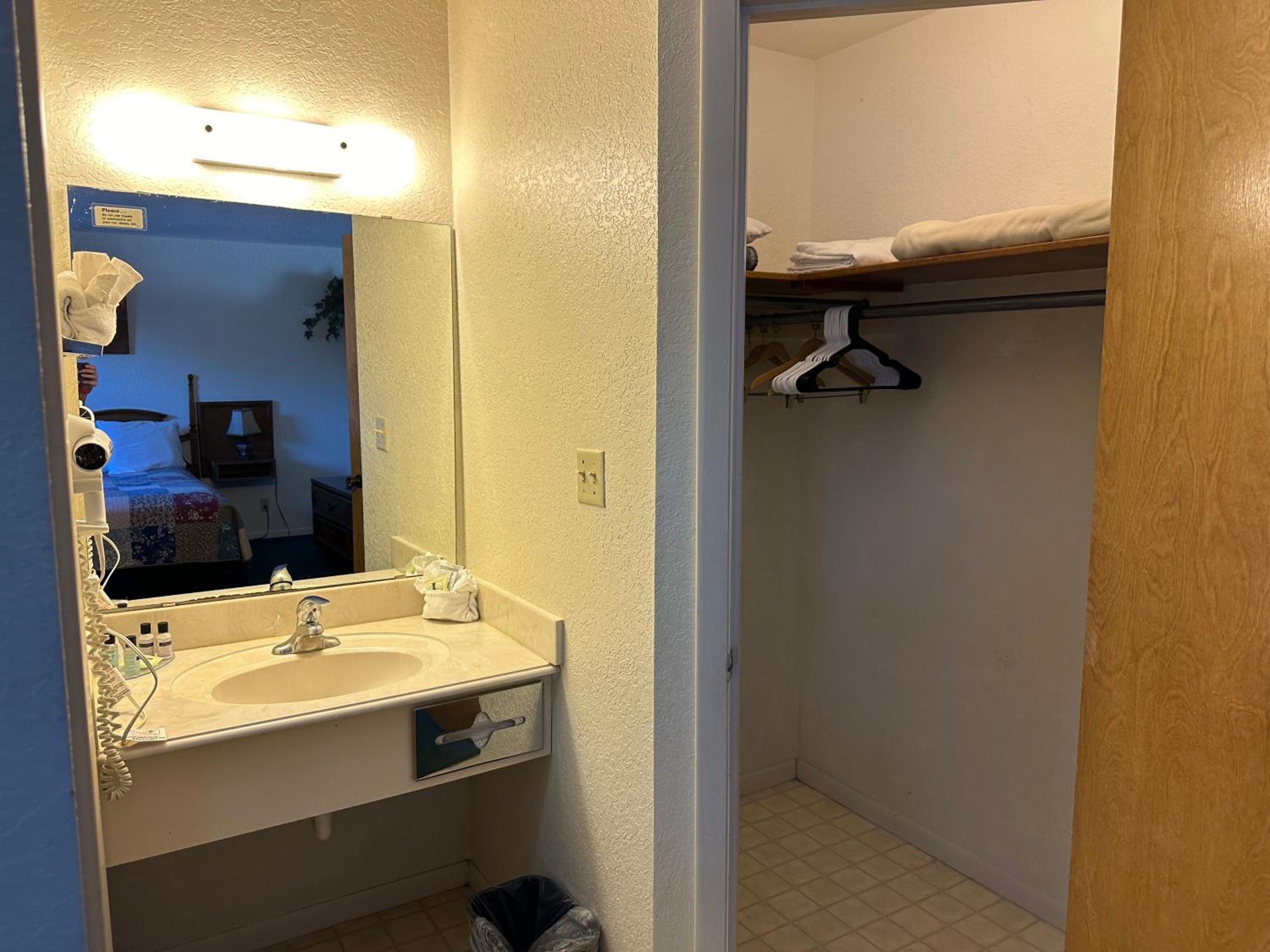 Apartment - Photo 13