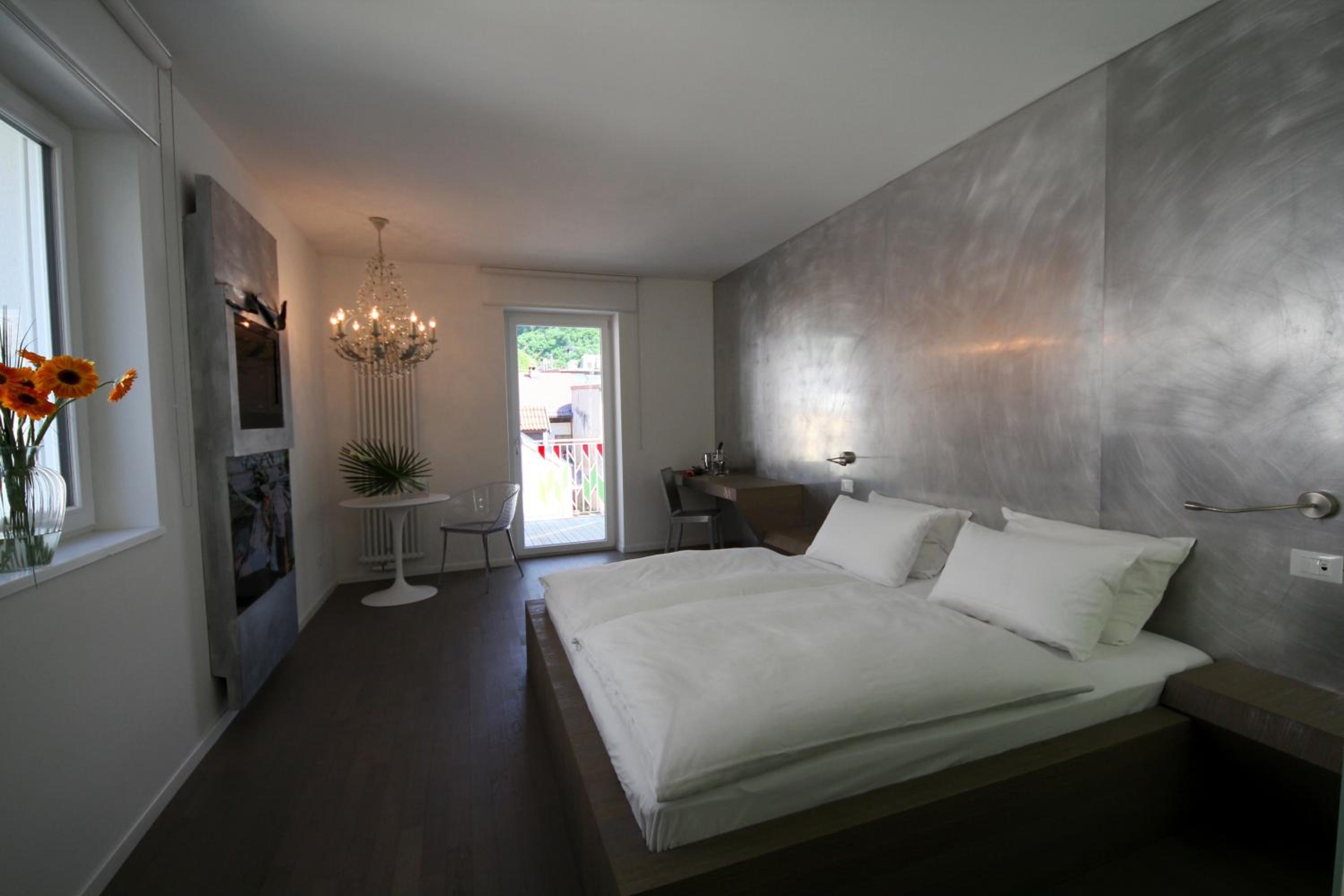 Superior Double Room with Bathtub - Photo 2