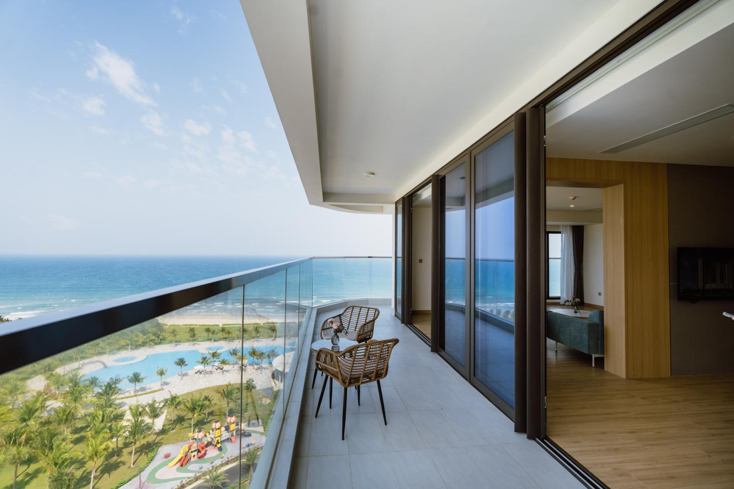 Suite Oceanfront with Bathtub  - Photo 6