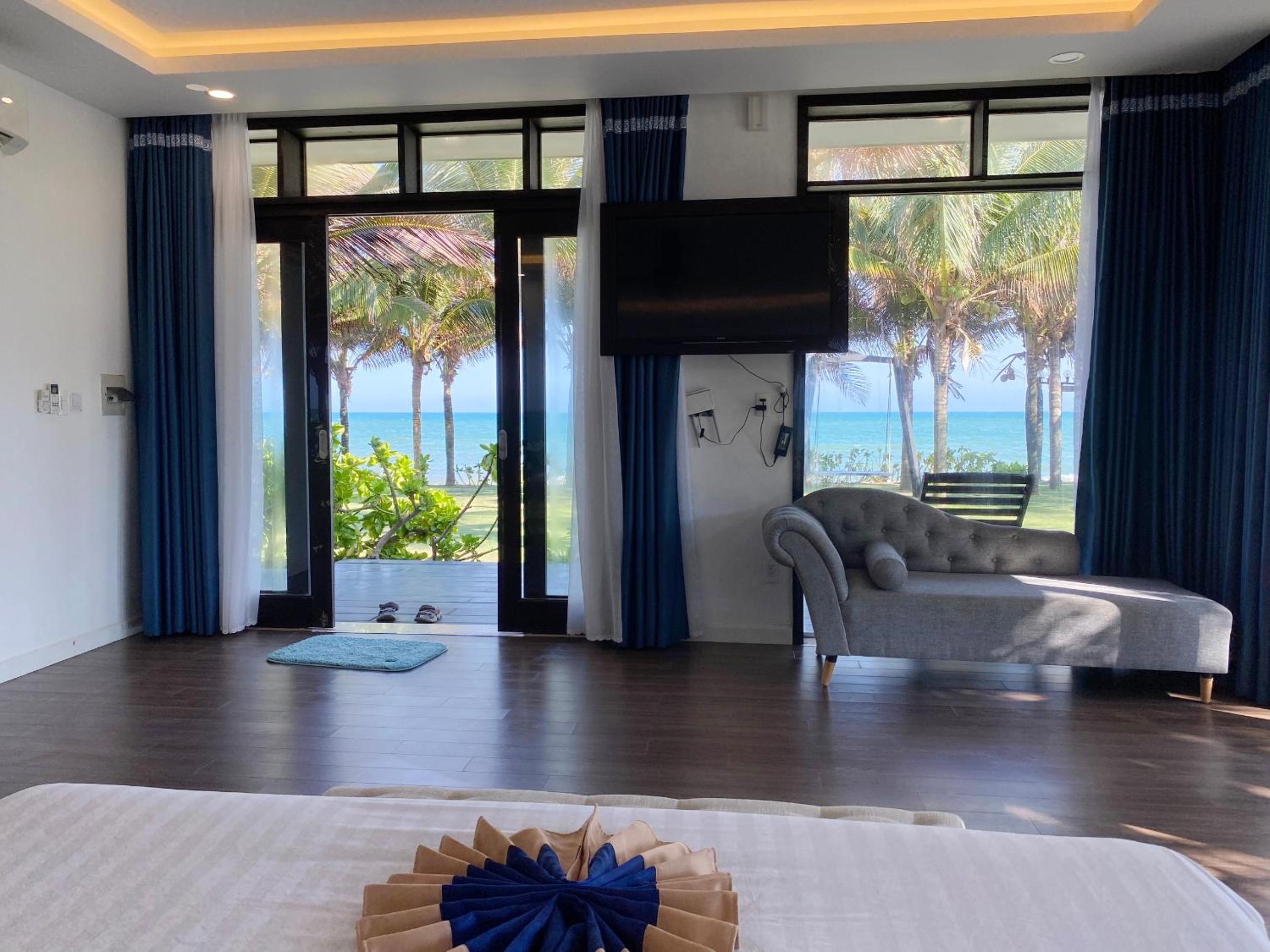 Bungalow - Beach Front - Photo 1