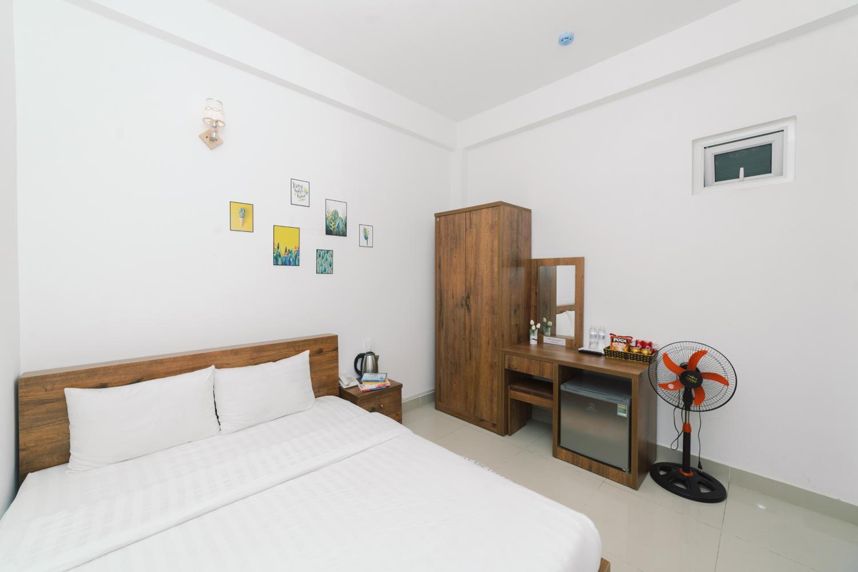 Standard Double Room - Photo 8