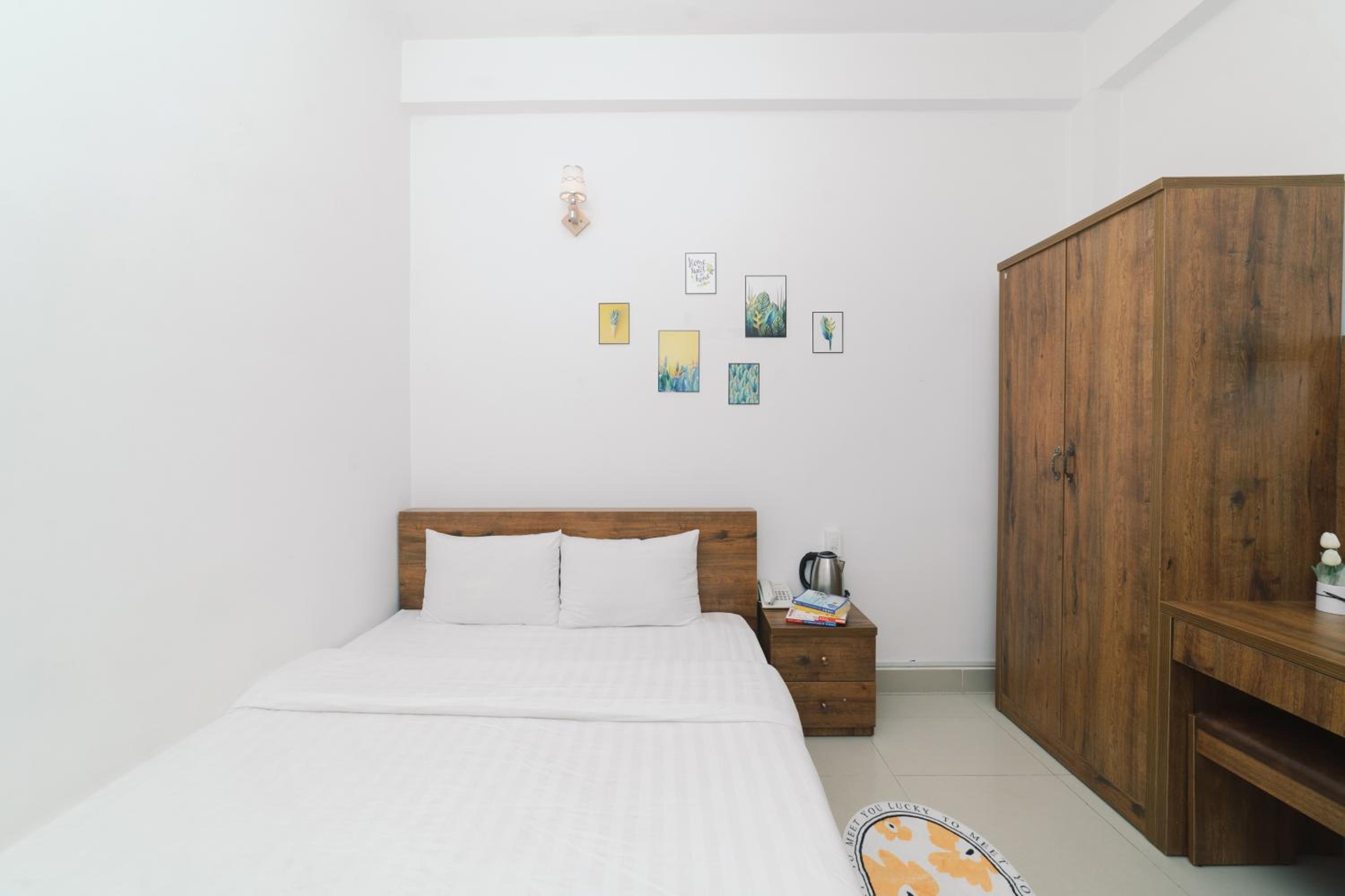 Standard Double Room - Photo 10