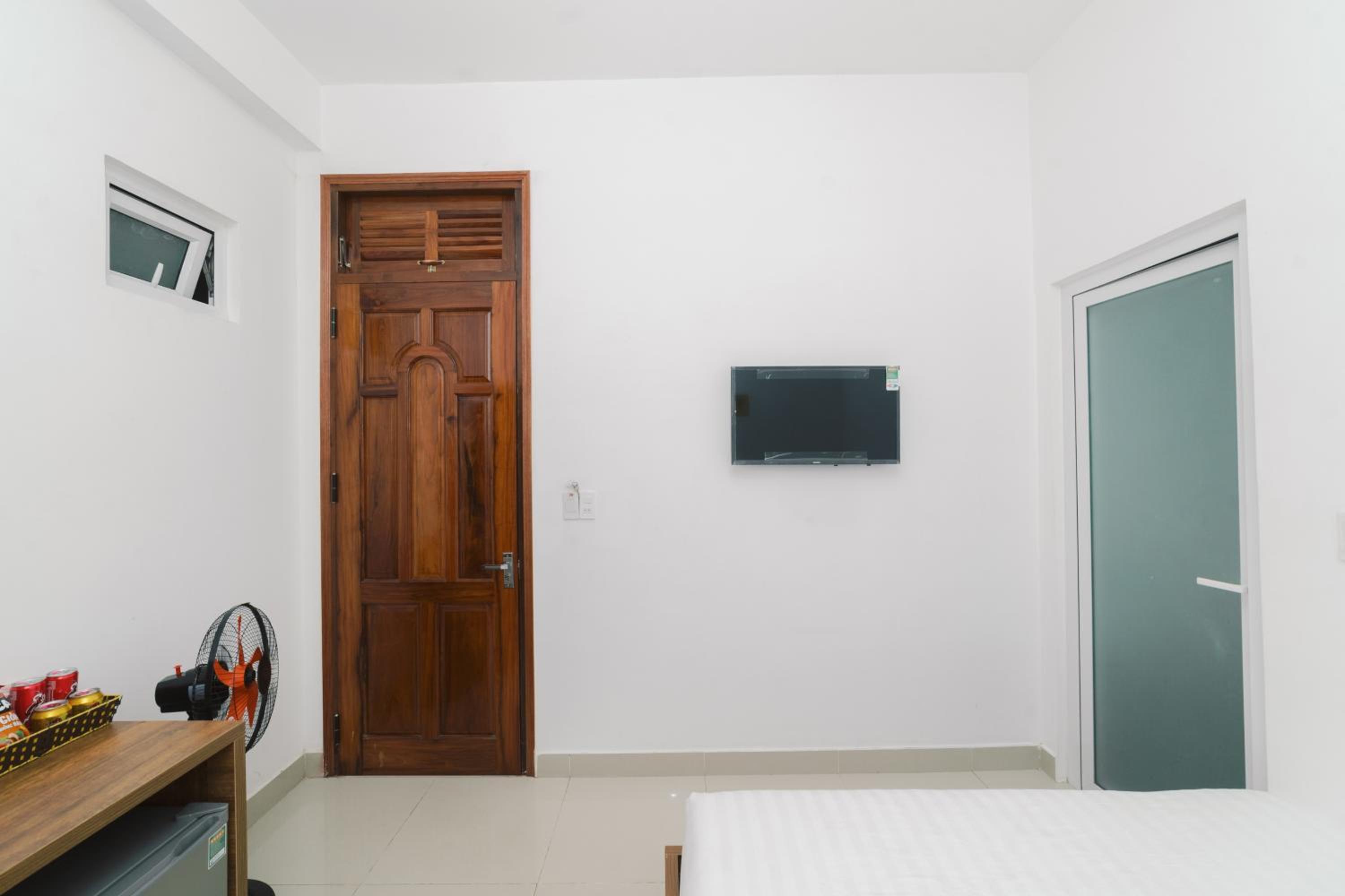 Standard Double Room - Photo 9