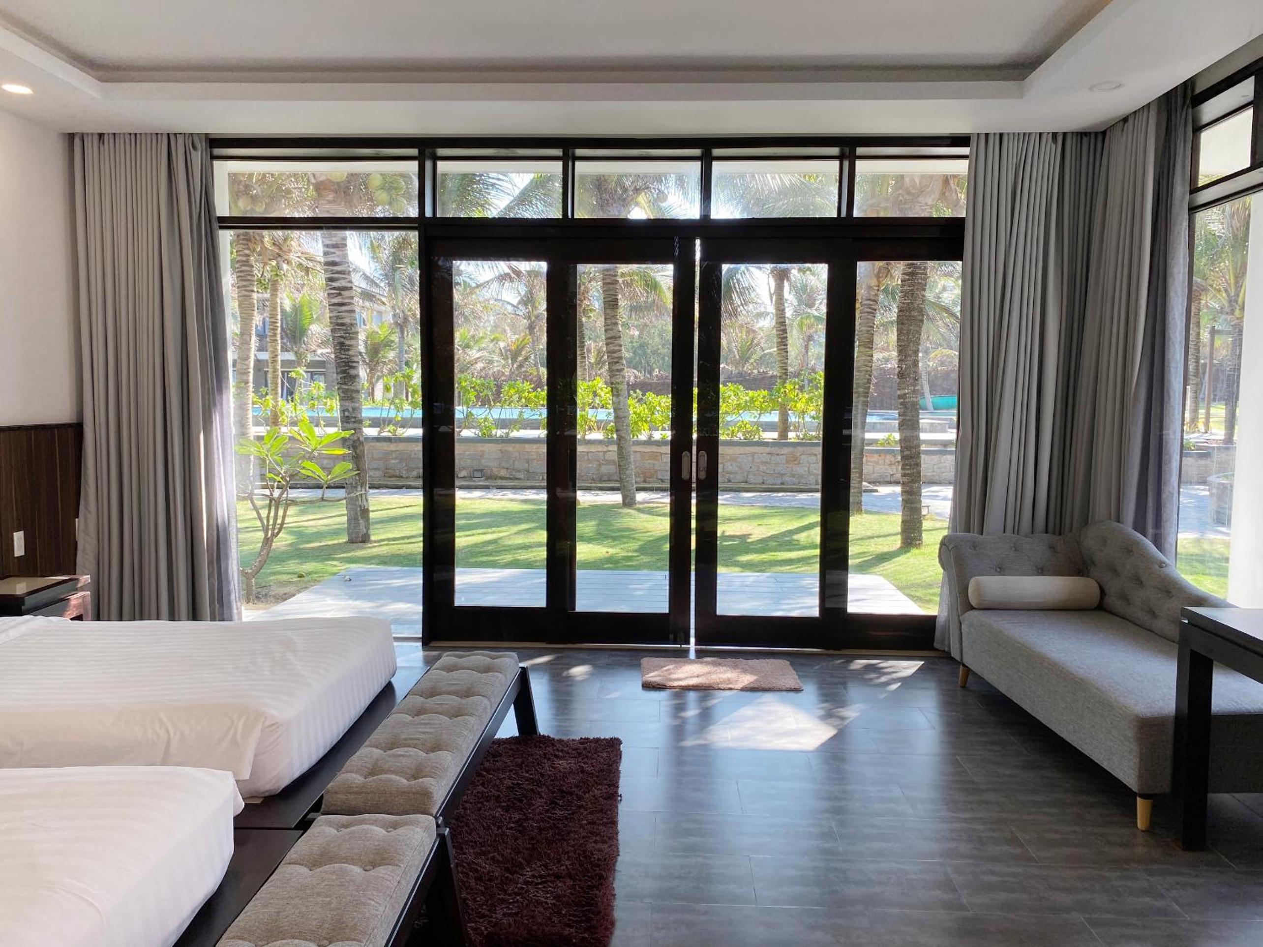 Bungalow with Pool View - Photo 11