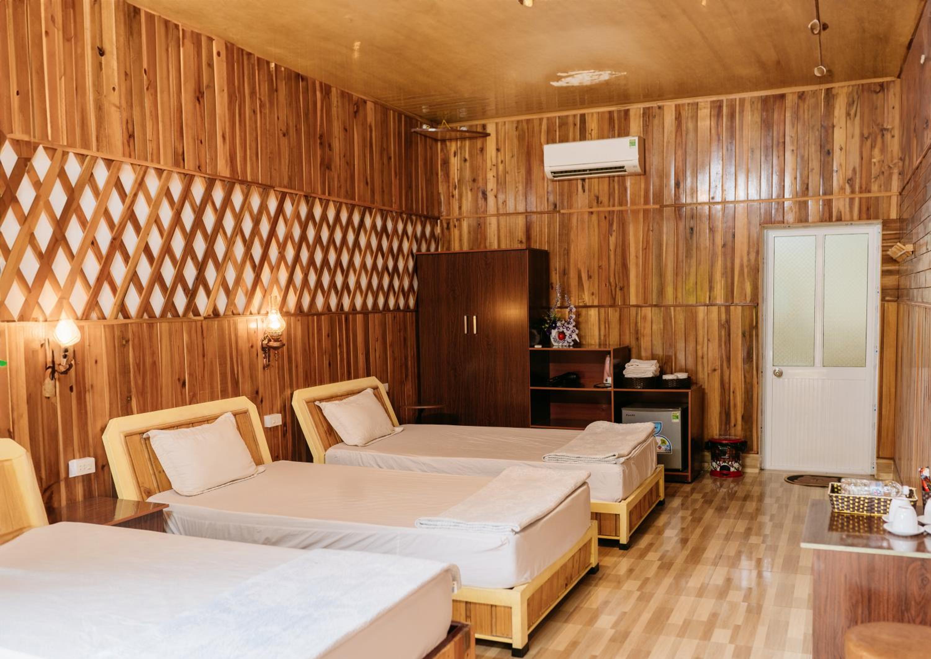 Quadruple Room with Lake View photo 3