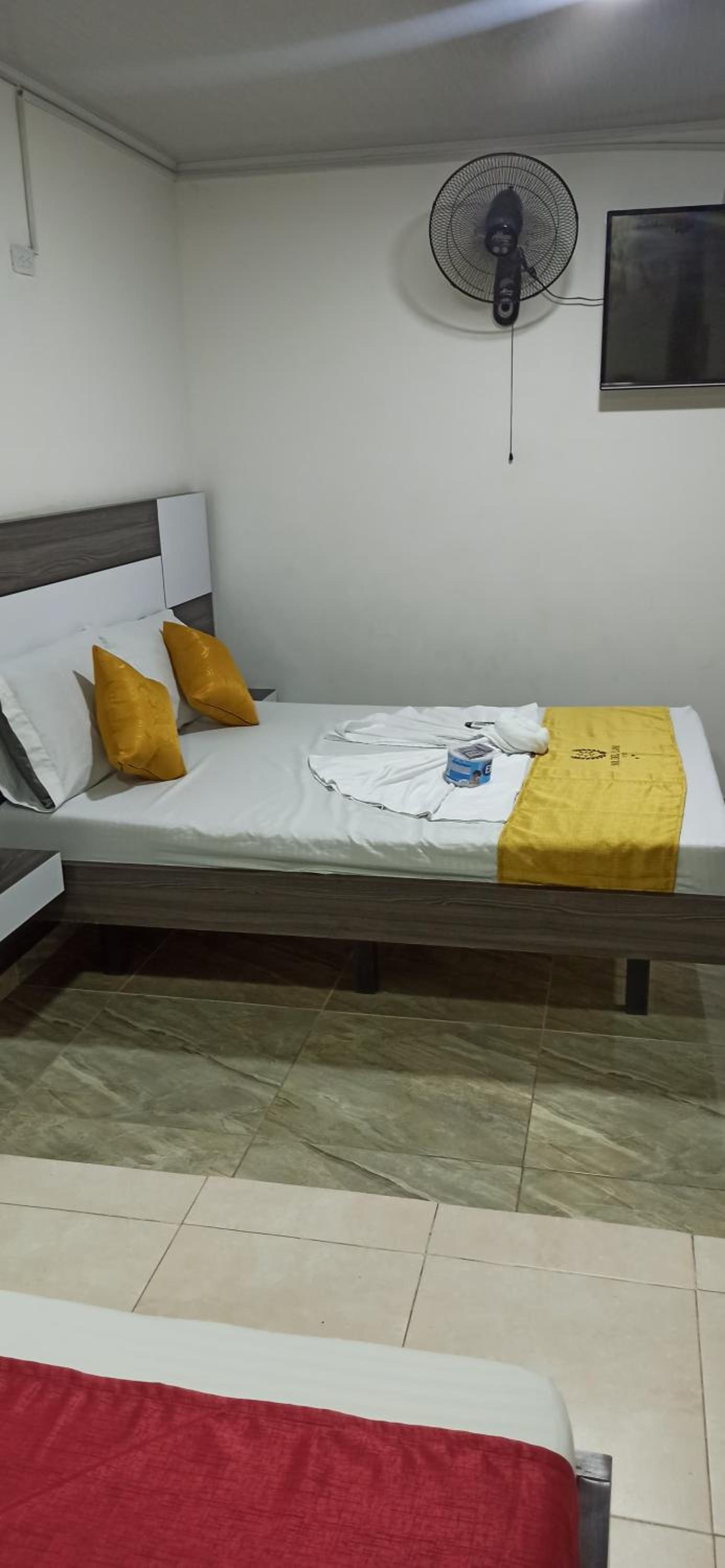 Economy Twin Room photo 2