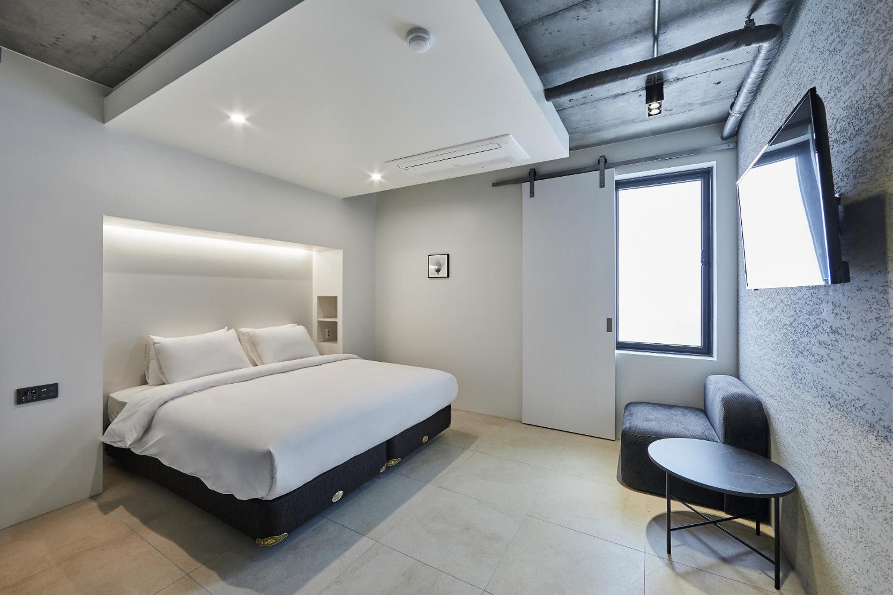 Standard Double Room - Photo 5