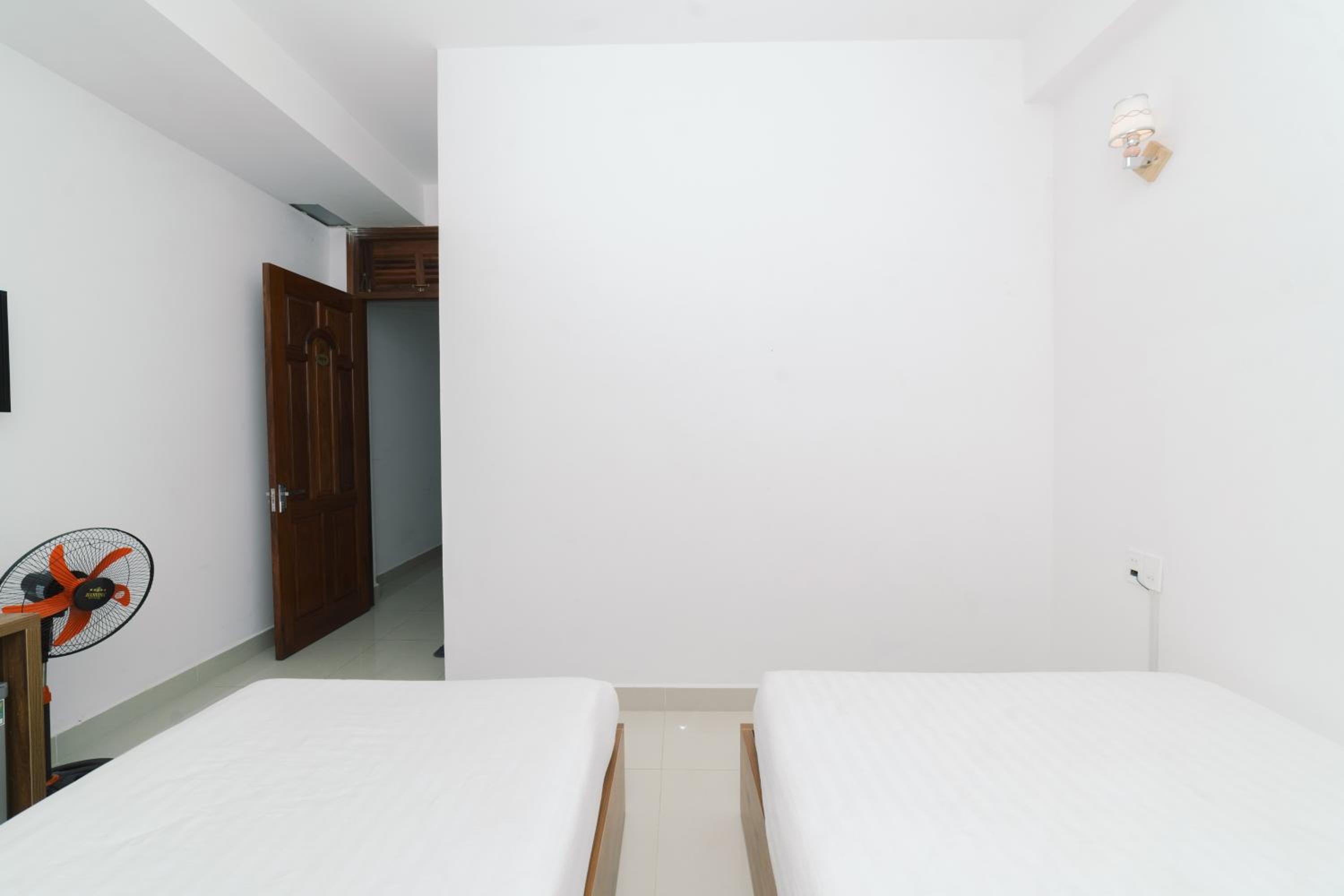 Standard Family Room - Photo 9