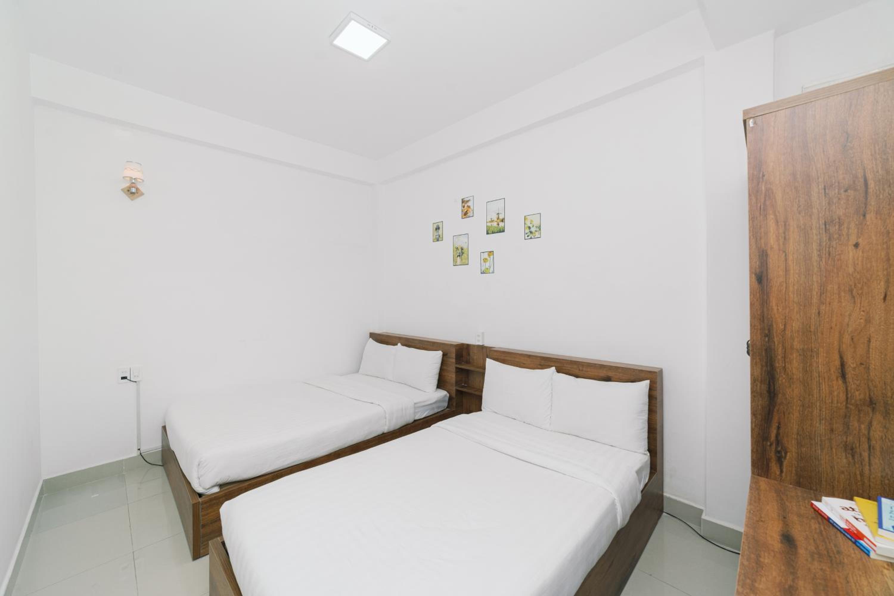 Standard Family Room - Photo 10