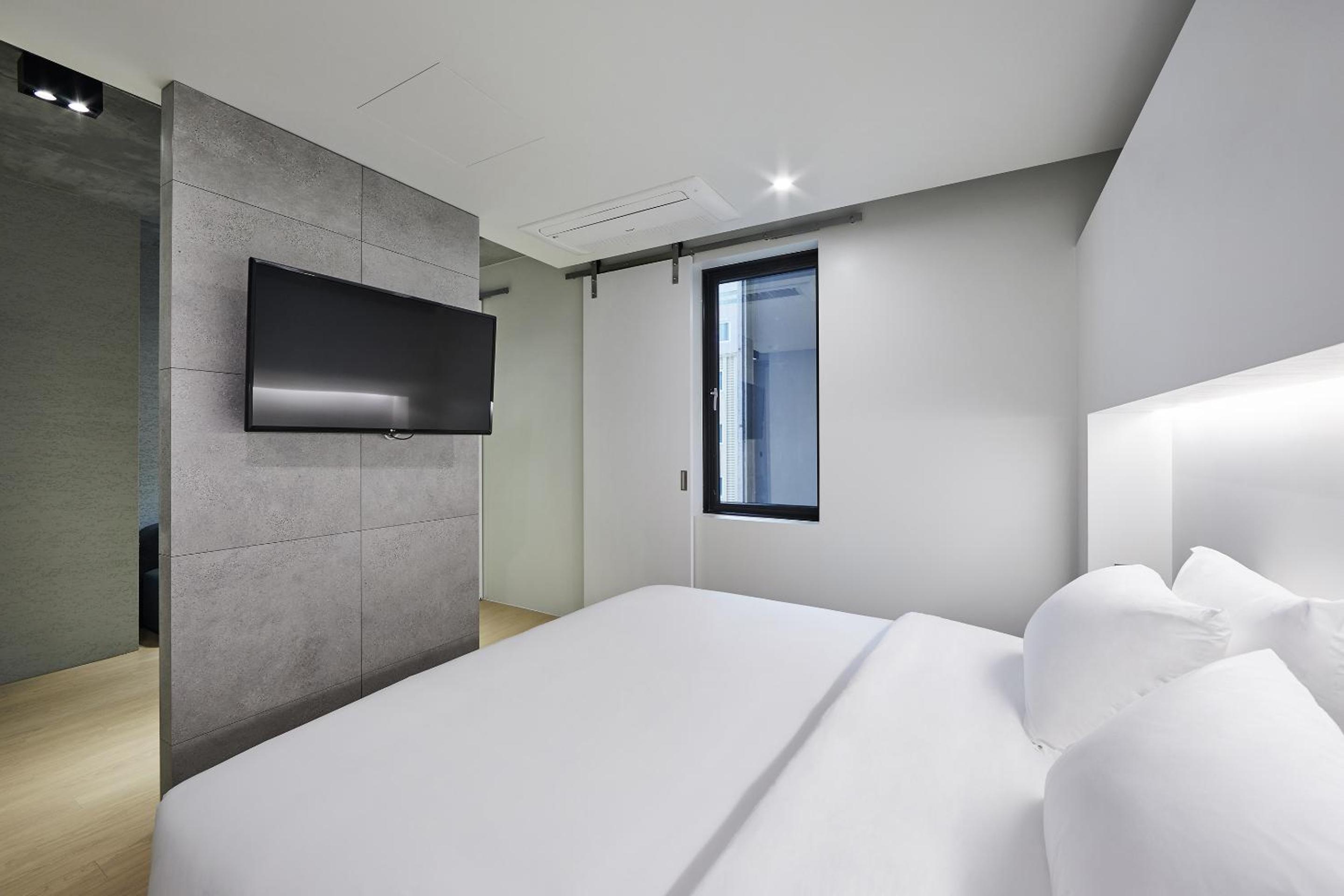 Double Room - Photo 3