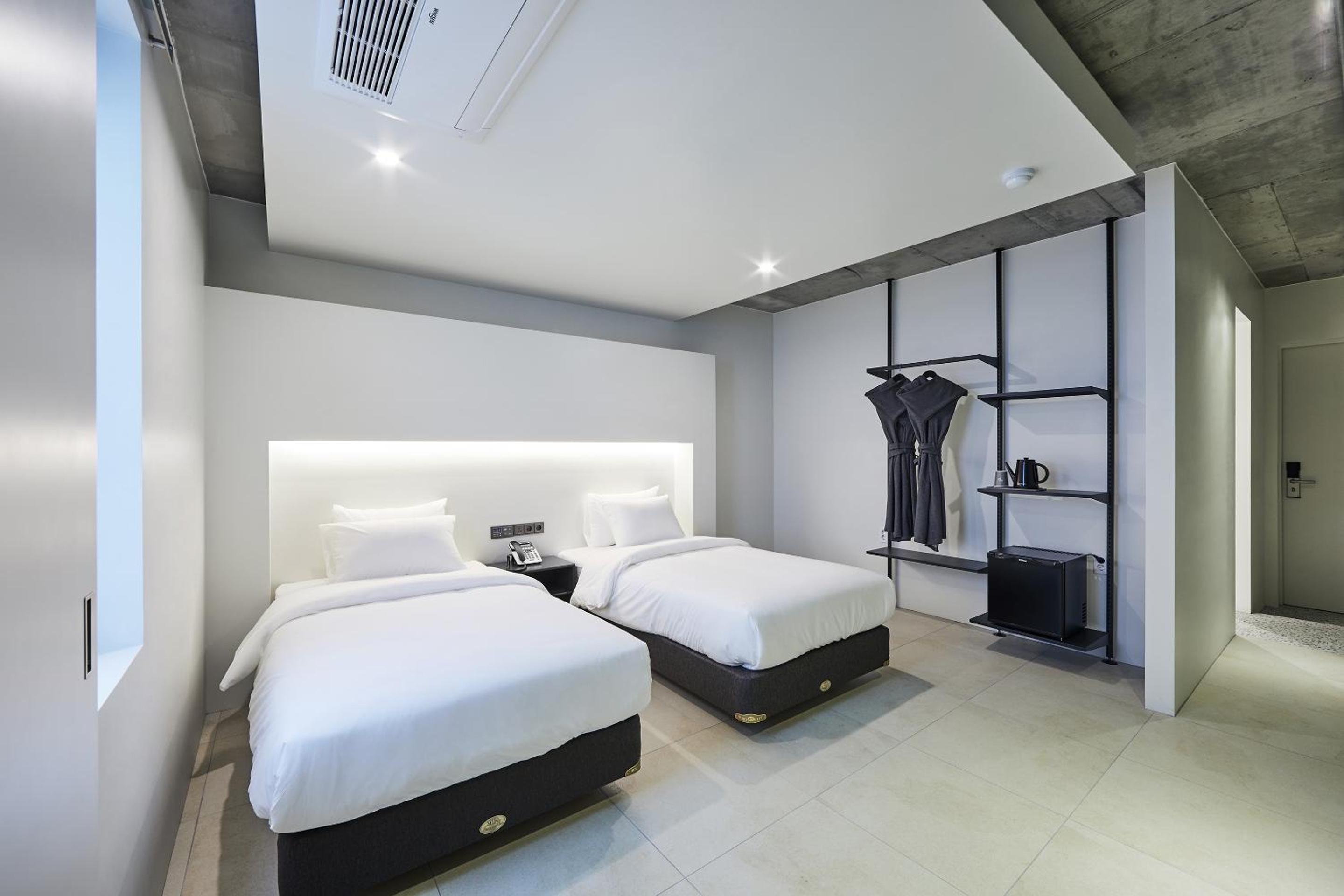 Deluxe Twin Room - Photo 1