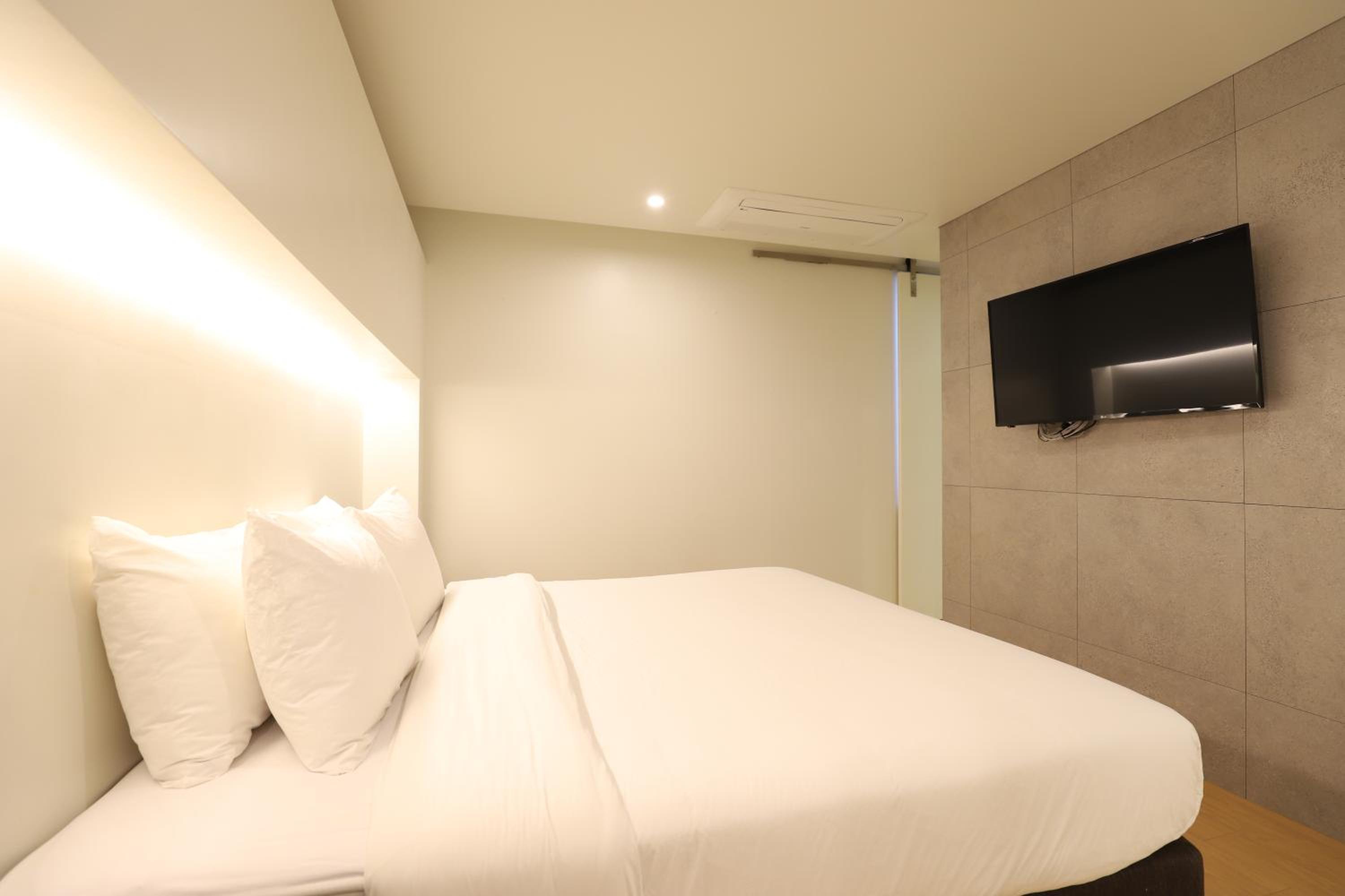 Suite - Photo 4