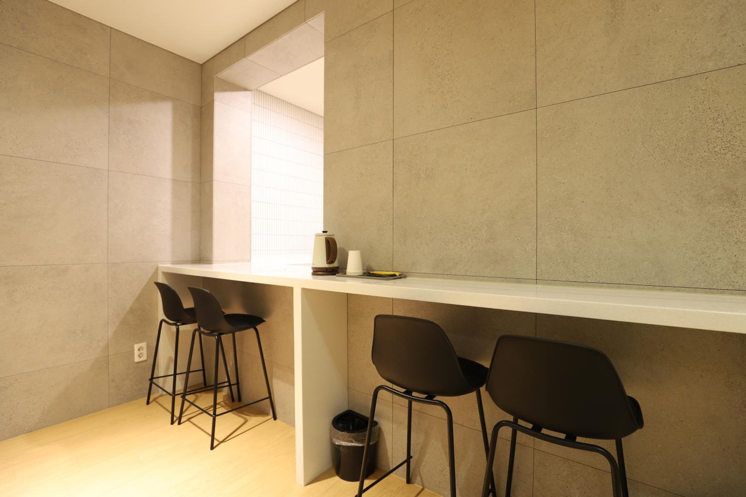 Suite - Photo 7