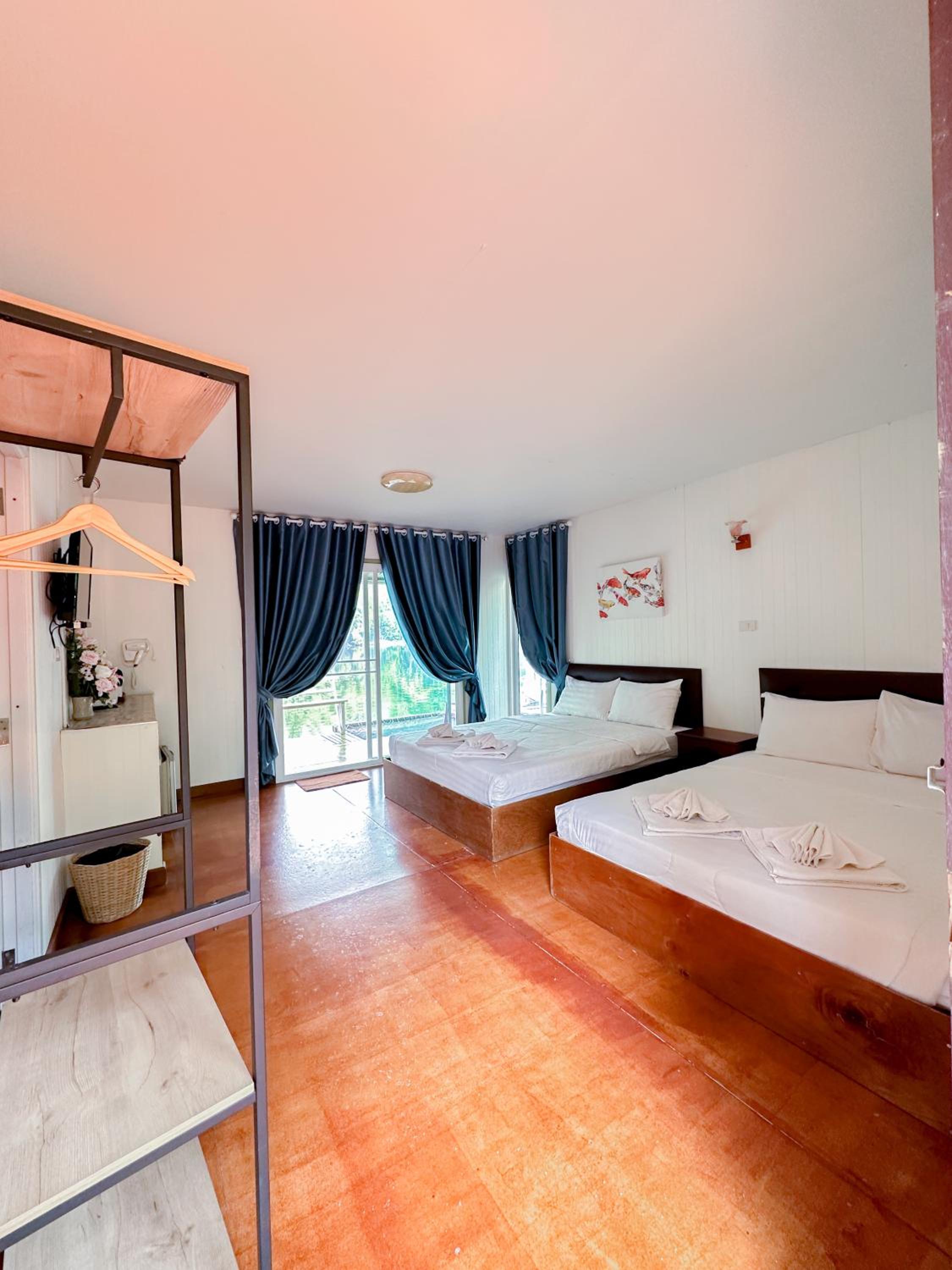 Bungalow - Water Front  - Photo 5