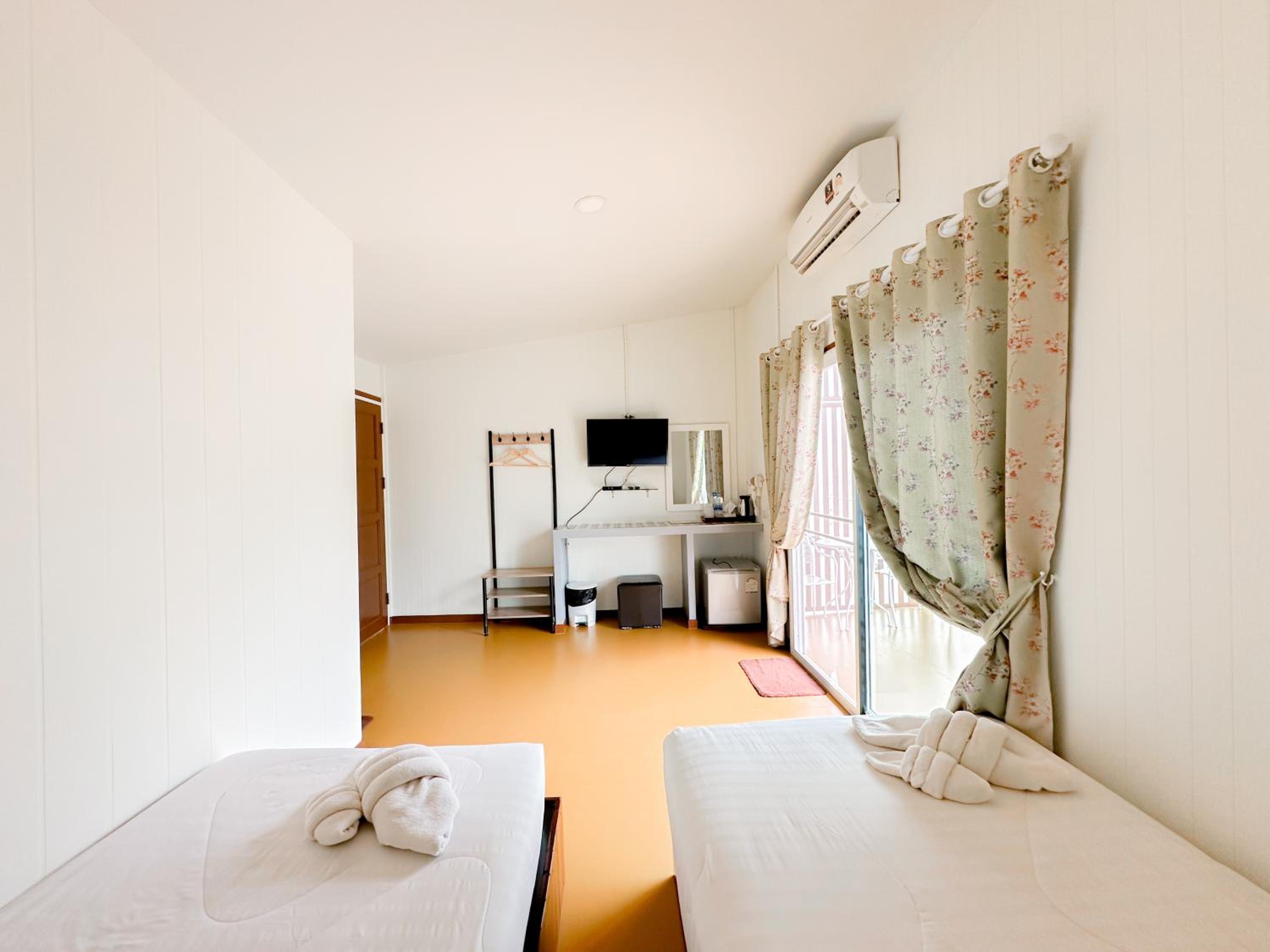 Two-Bedroom Bungalow - Photo 8