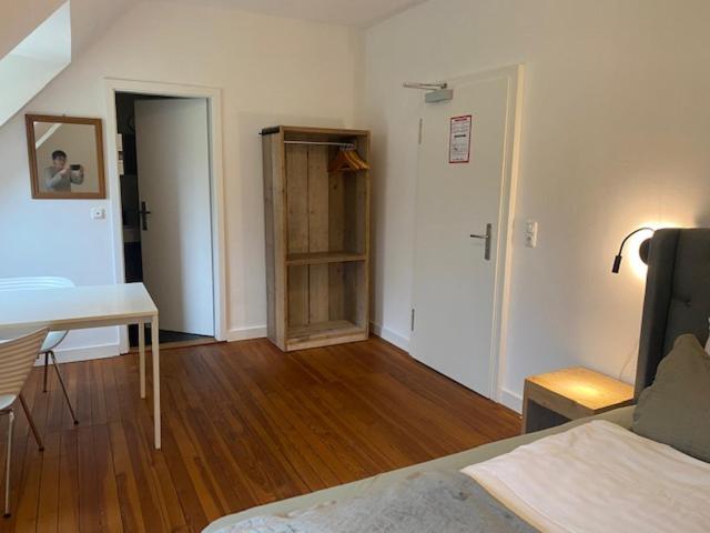Double Room with Private Bathroom - Photo 6