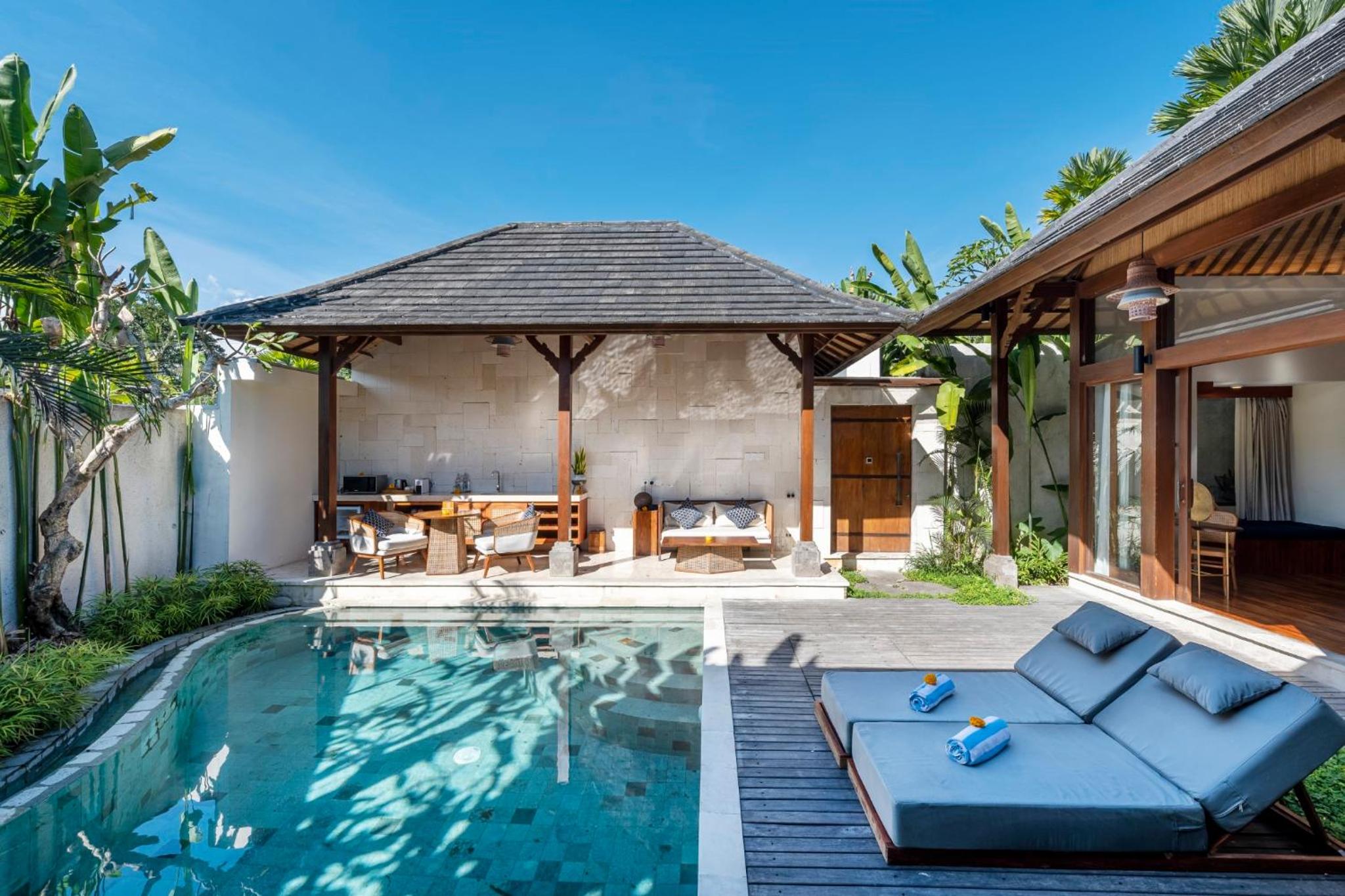 Royal Two-Bedroom Villa with Private Pool & Jacuzzi - Photo 10