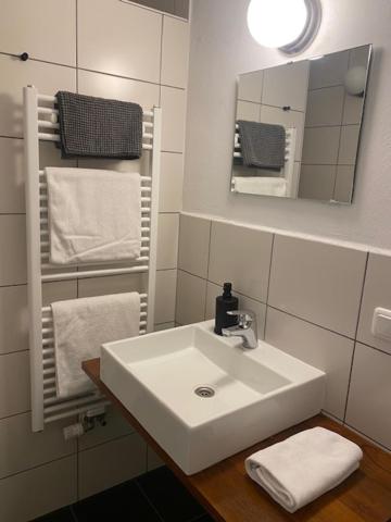 Triple Room with Private Bathroom - Photo 6