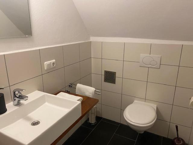 Triple Room with Private Bathroom - Photo 3