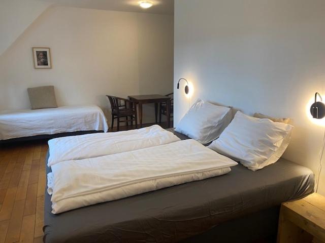 Triple Room with Private Bathroom - Photo 1