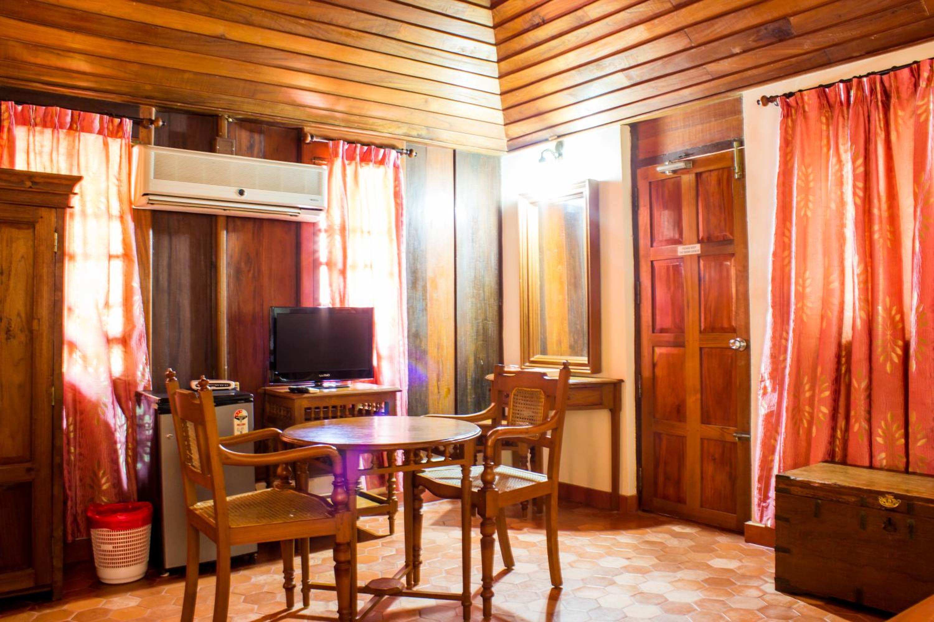 Heritage Room - Photo 11
