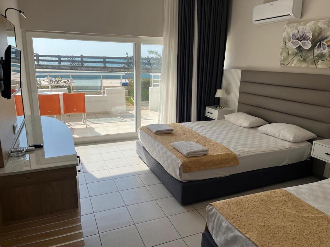 Deluxe Double or Twin Room with Sea View - Photo 10