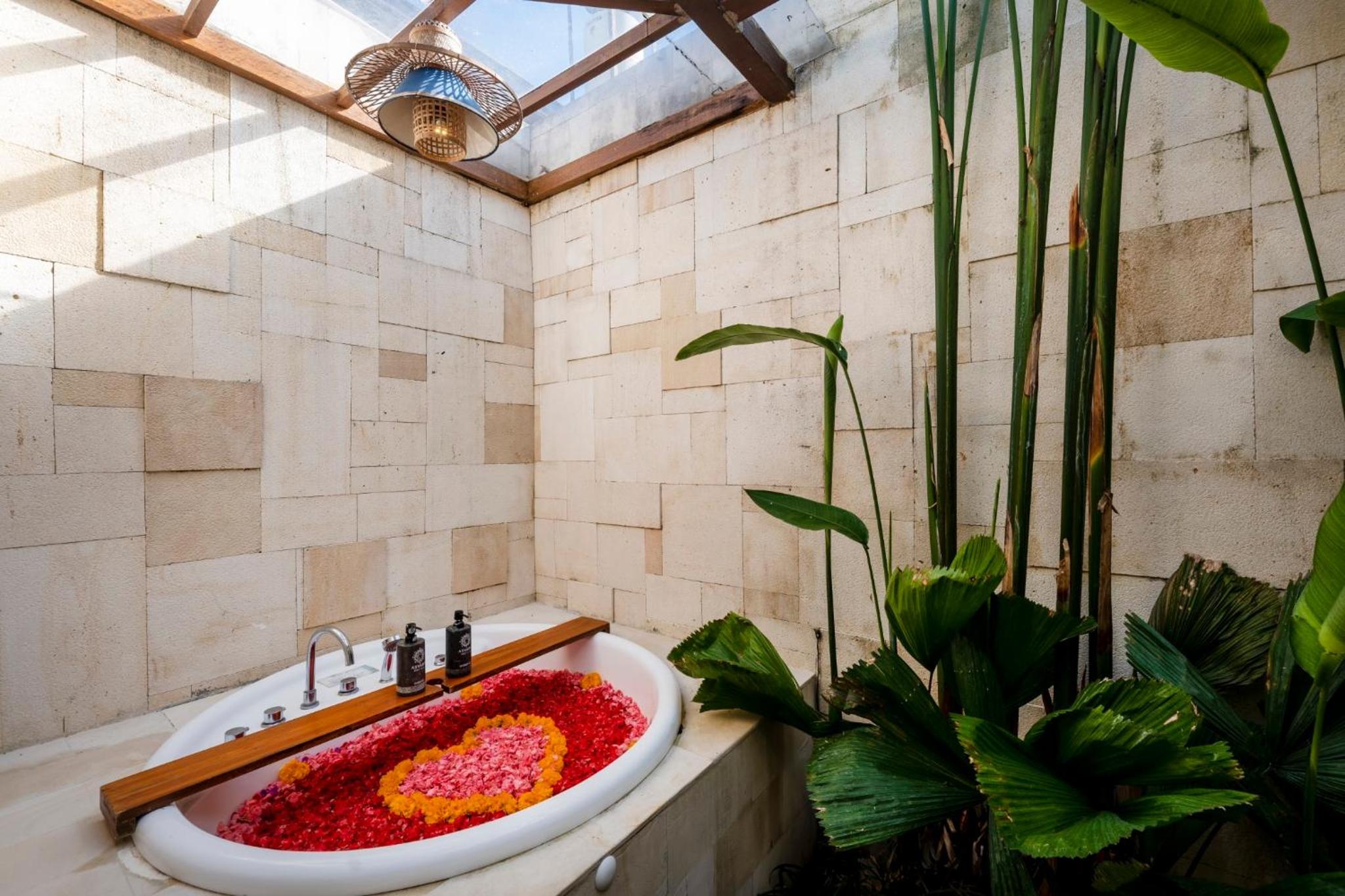 Royal Two-Bedroom Villa with Private Pool & Jacuzzi - Photo 13