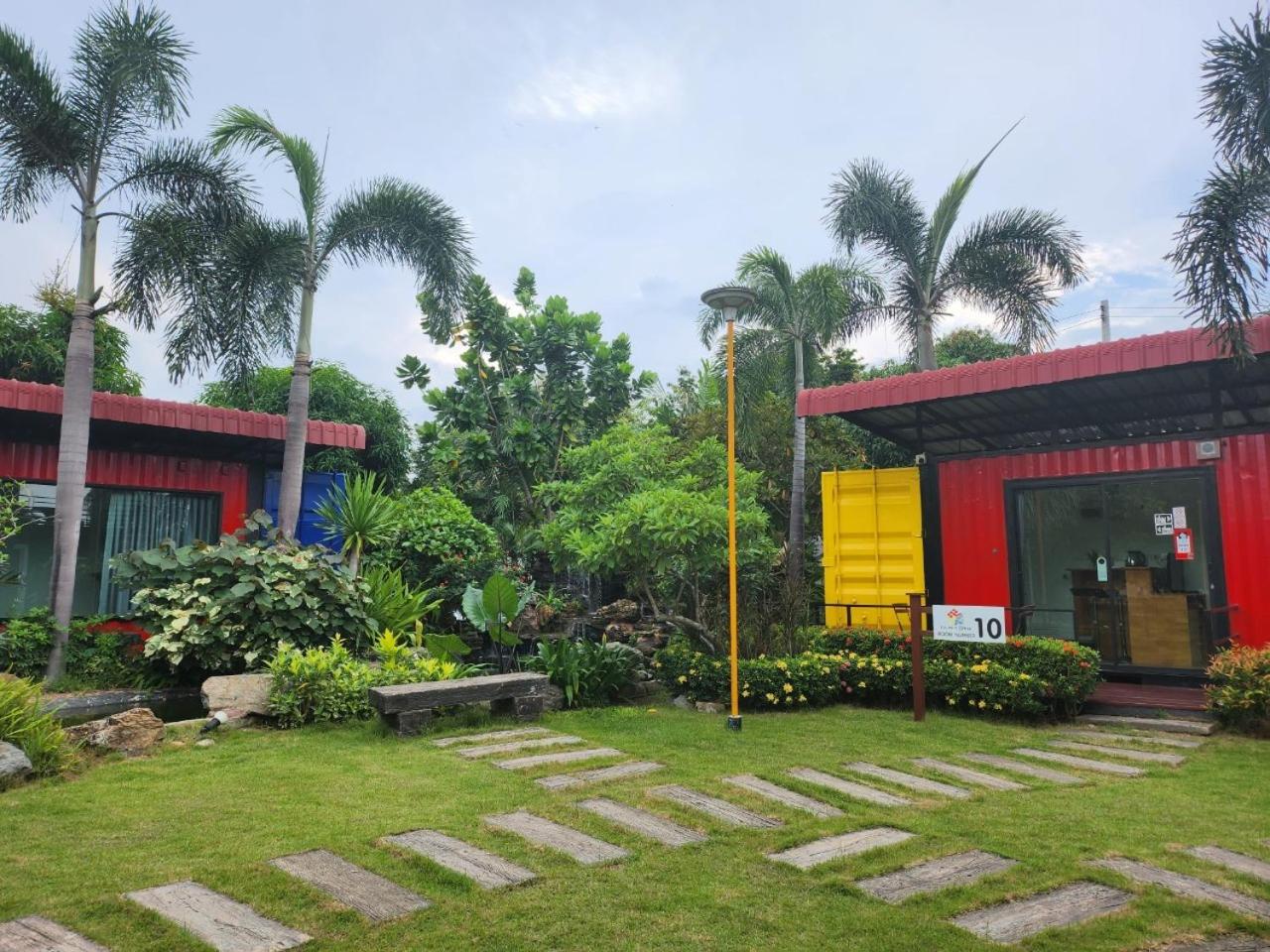 Queen Room with Garden View photo 3