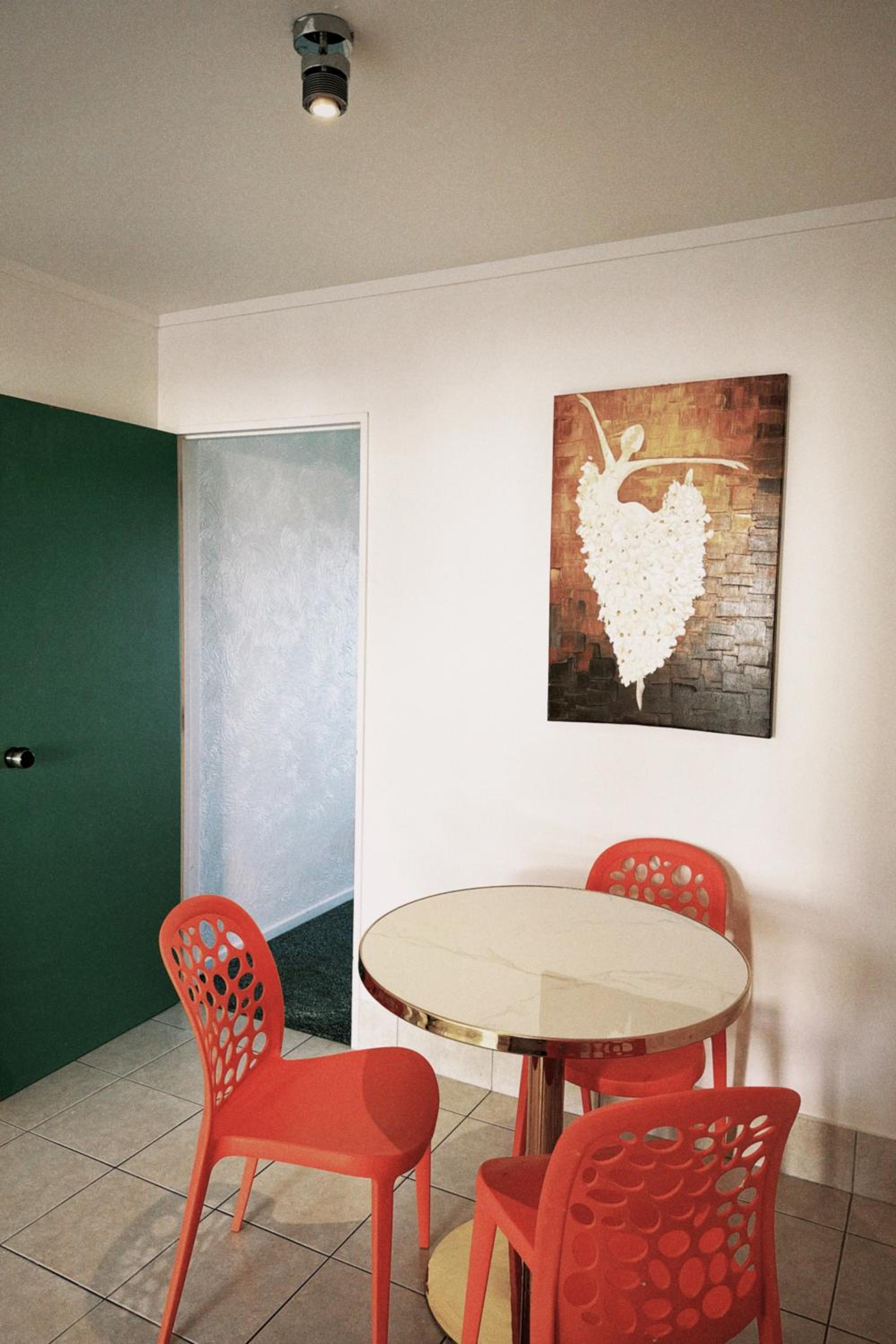 Large Studio - Photo 2