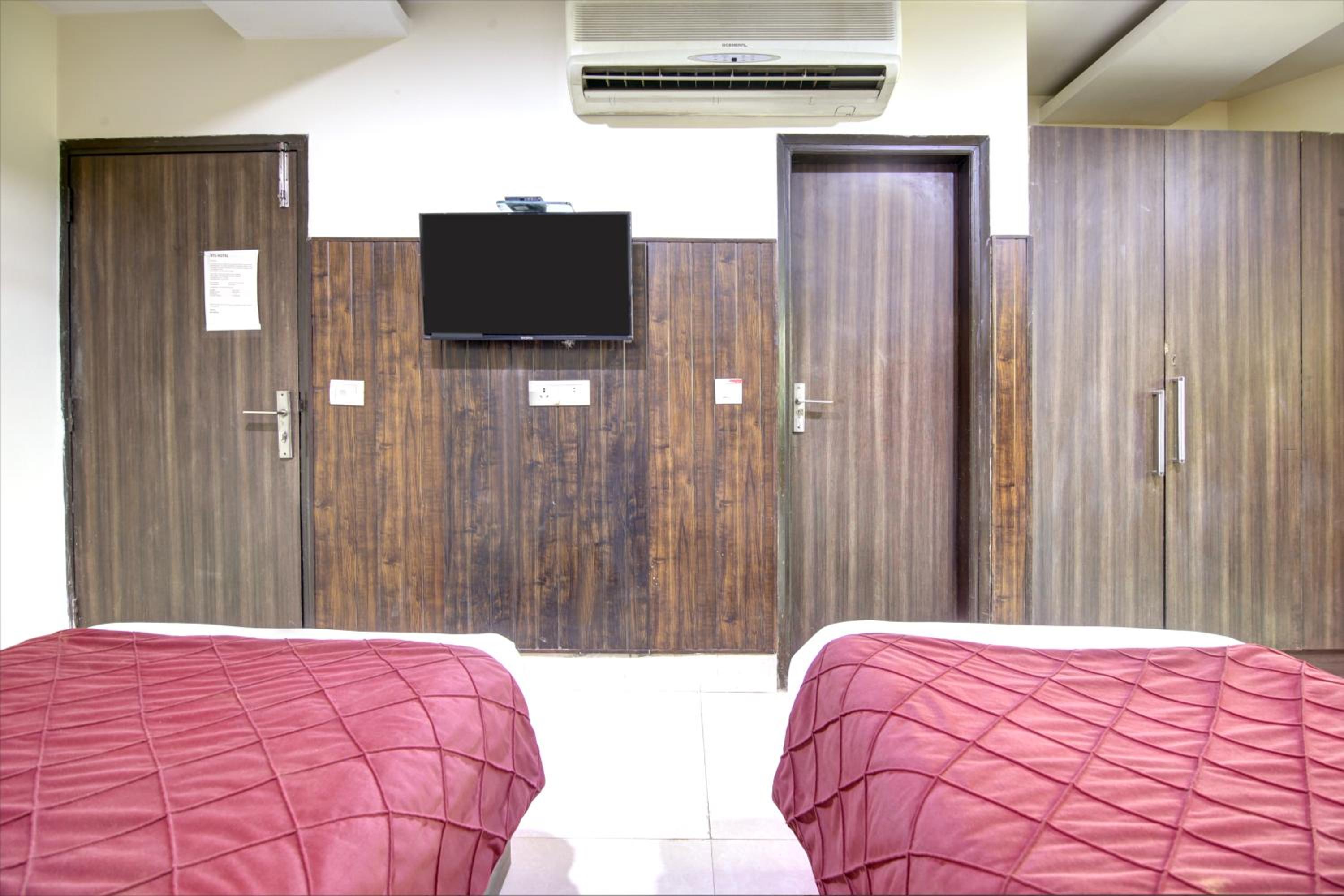 Superior Twin Room photo 2