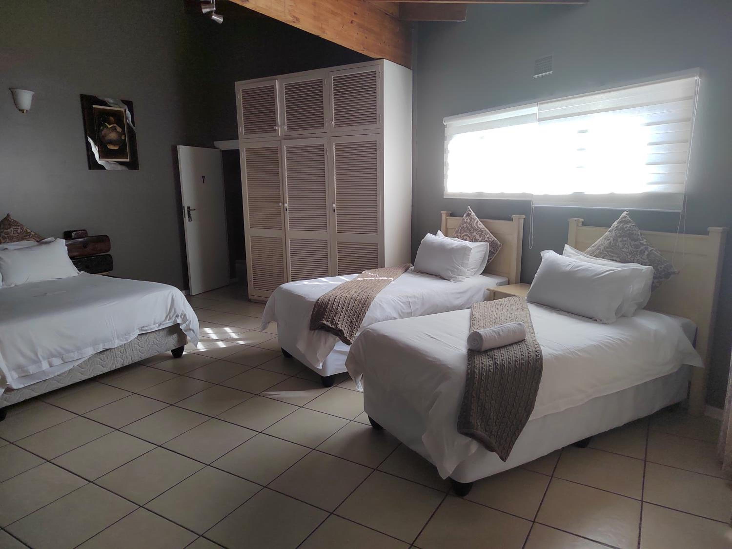 Deluxe Double Room with Shower photo 3