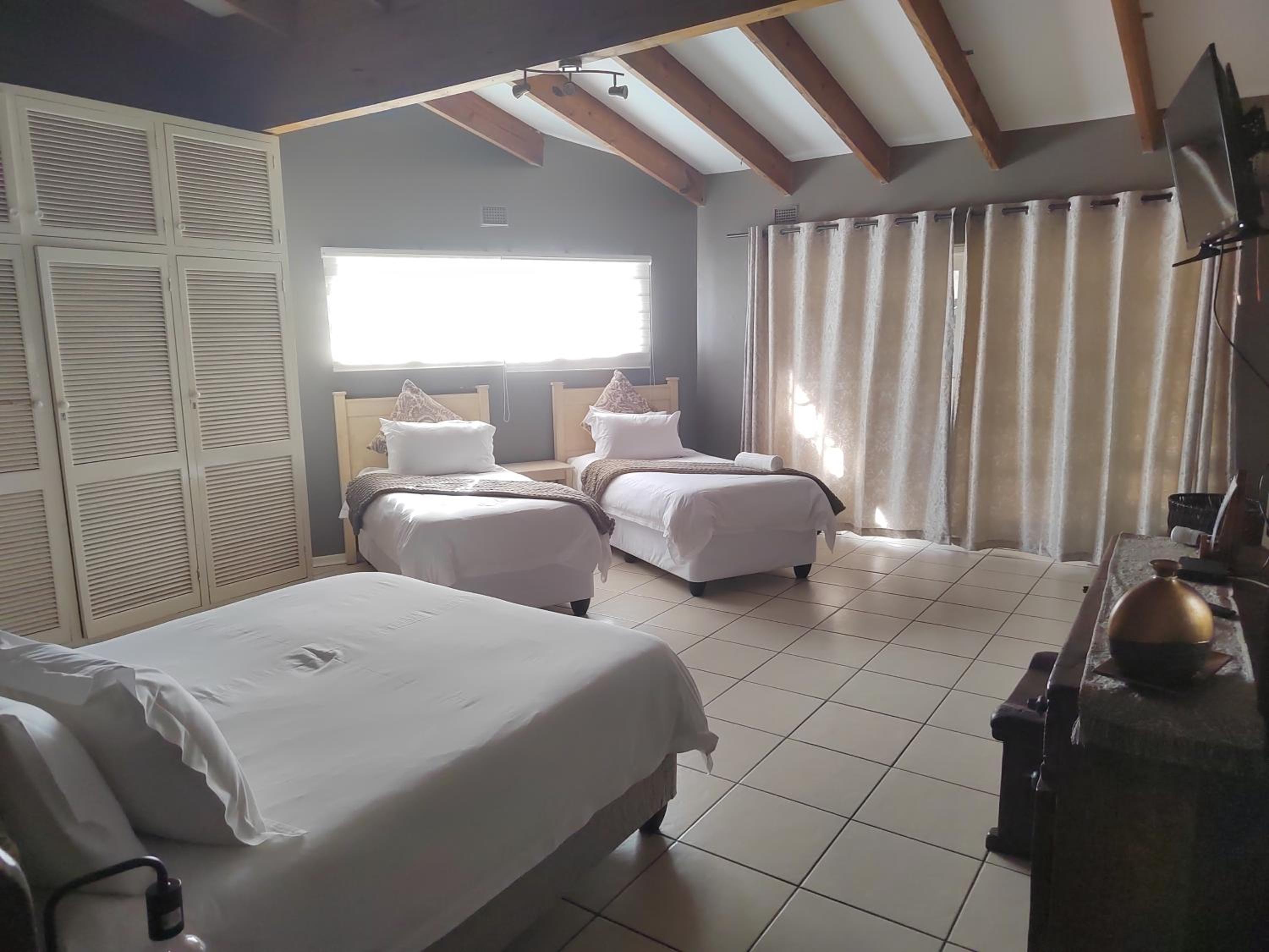 Family Room With Private Bathroom photo 2