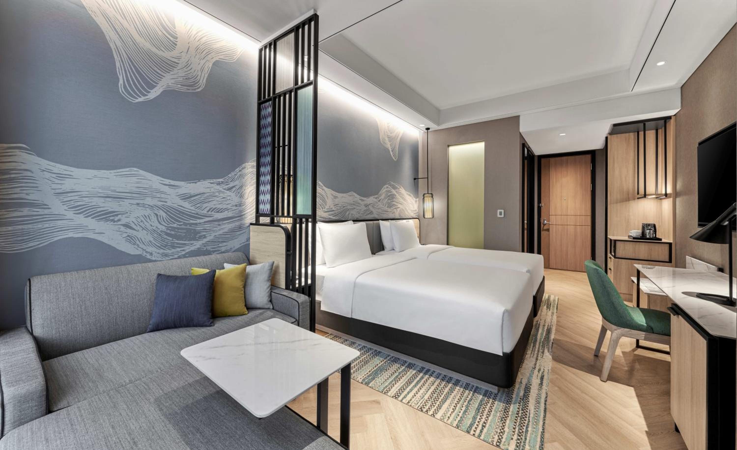Twin Room with Sofa Bed and City View - Photo 2