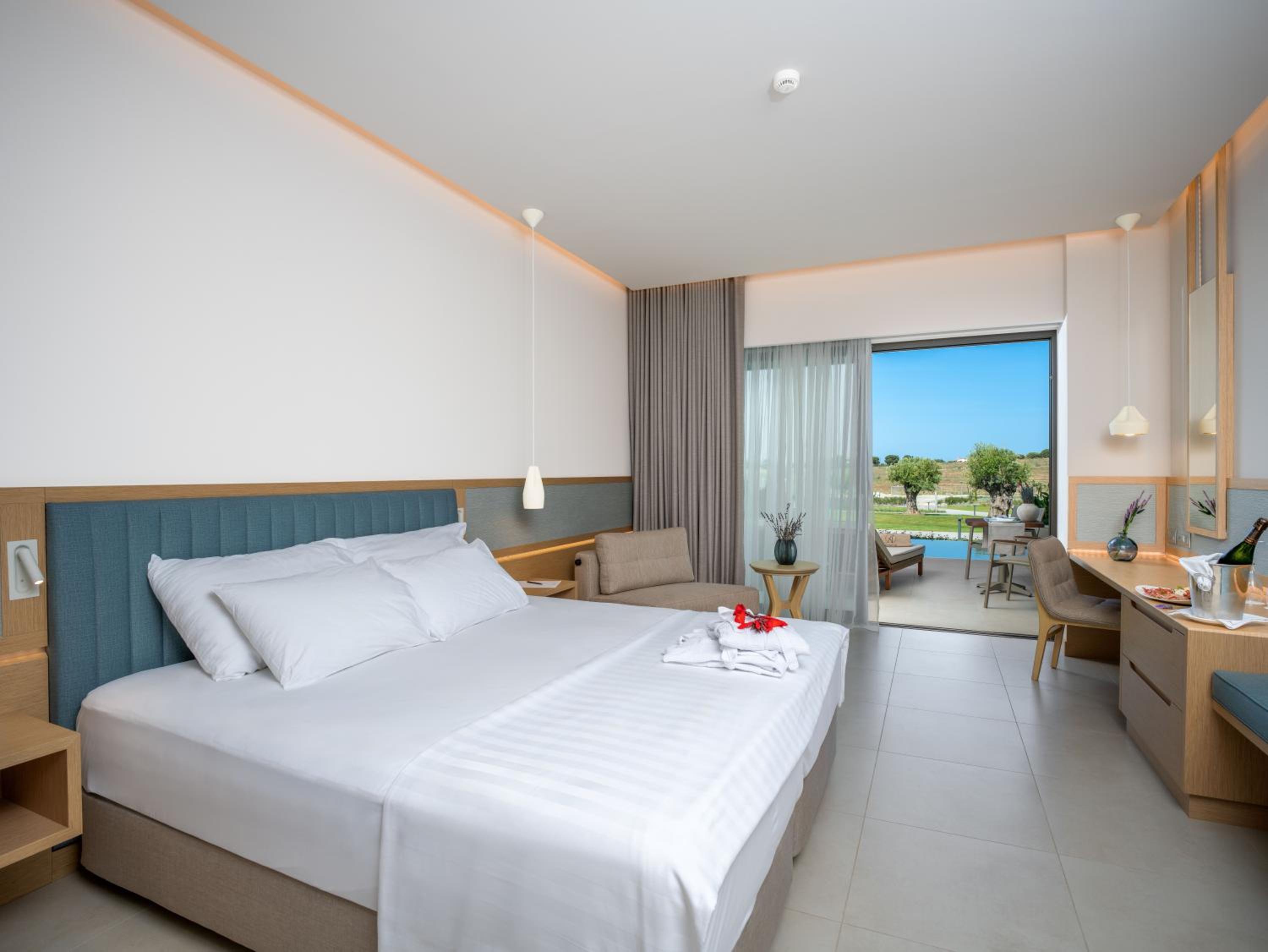 Deluxe Room Lateral Sea View Private Pool - Photo 2
