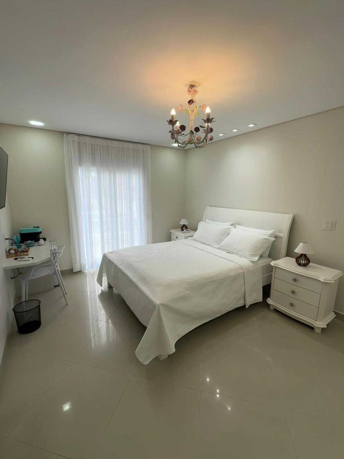 Queen Suite With Spa Bath