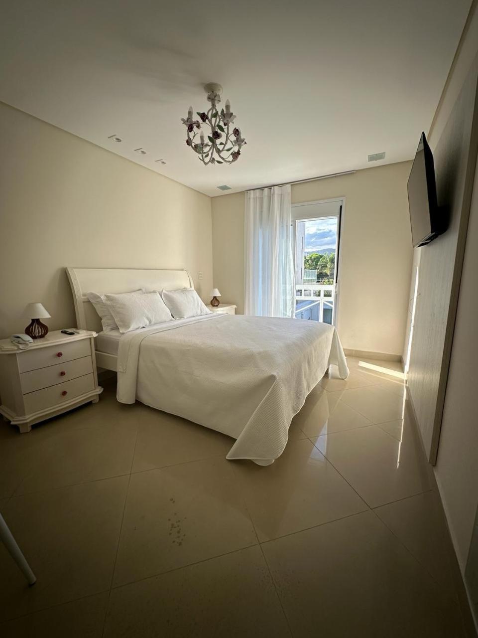 Queen Suite With Pool View