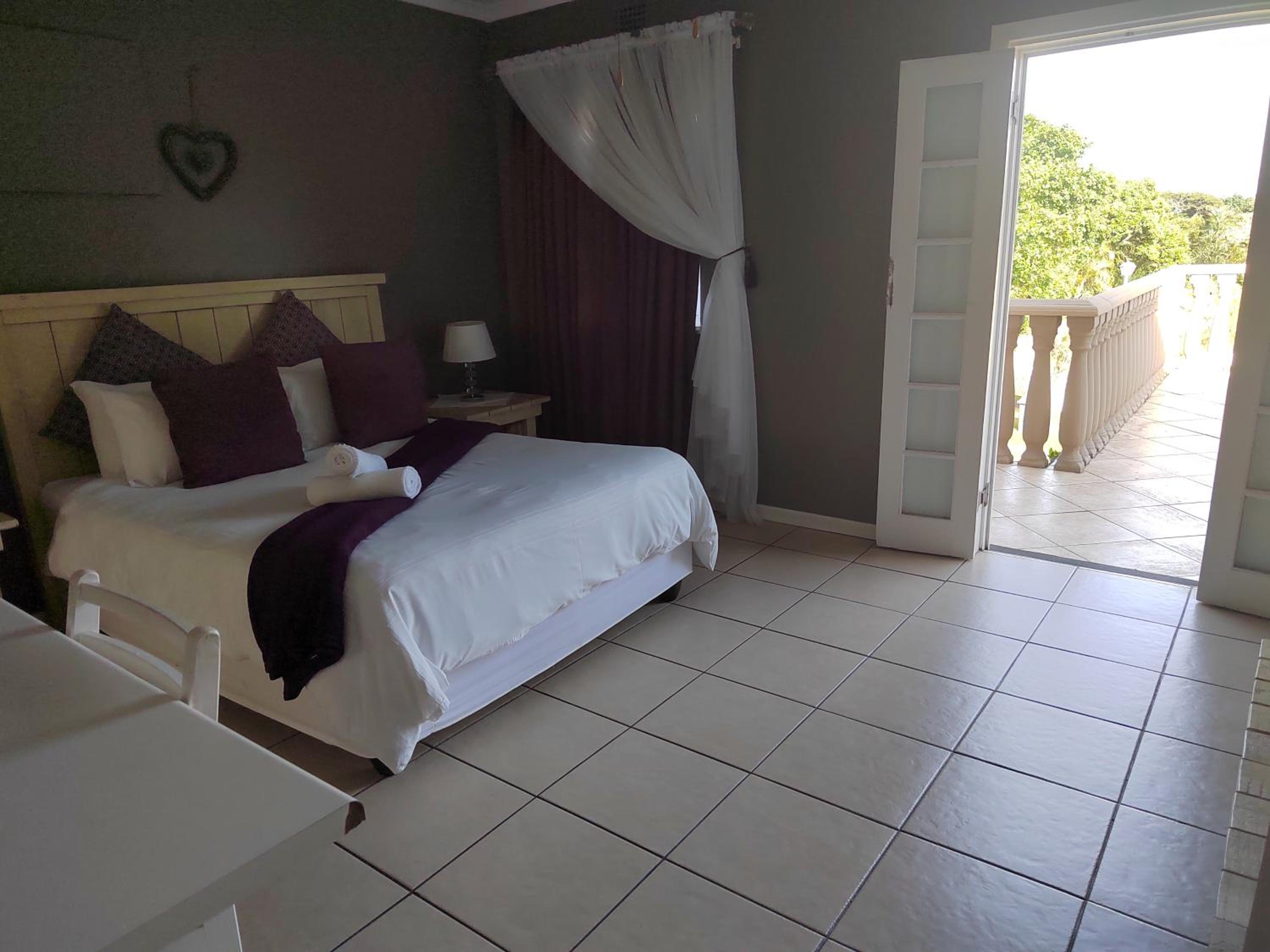 Deluxe Double Room with Balcony photo 2