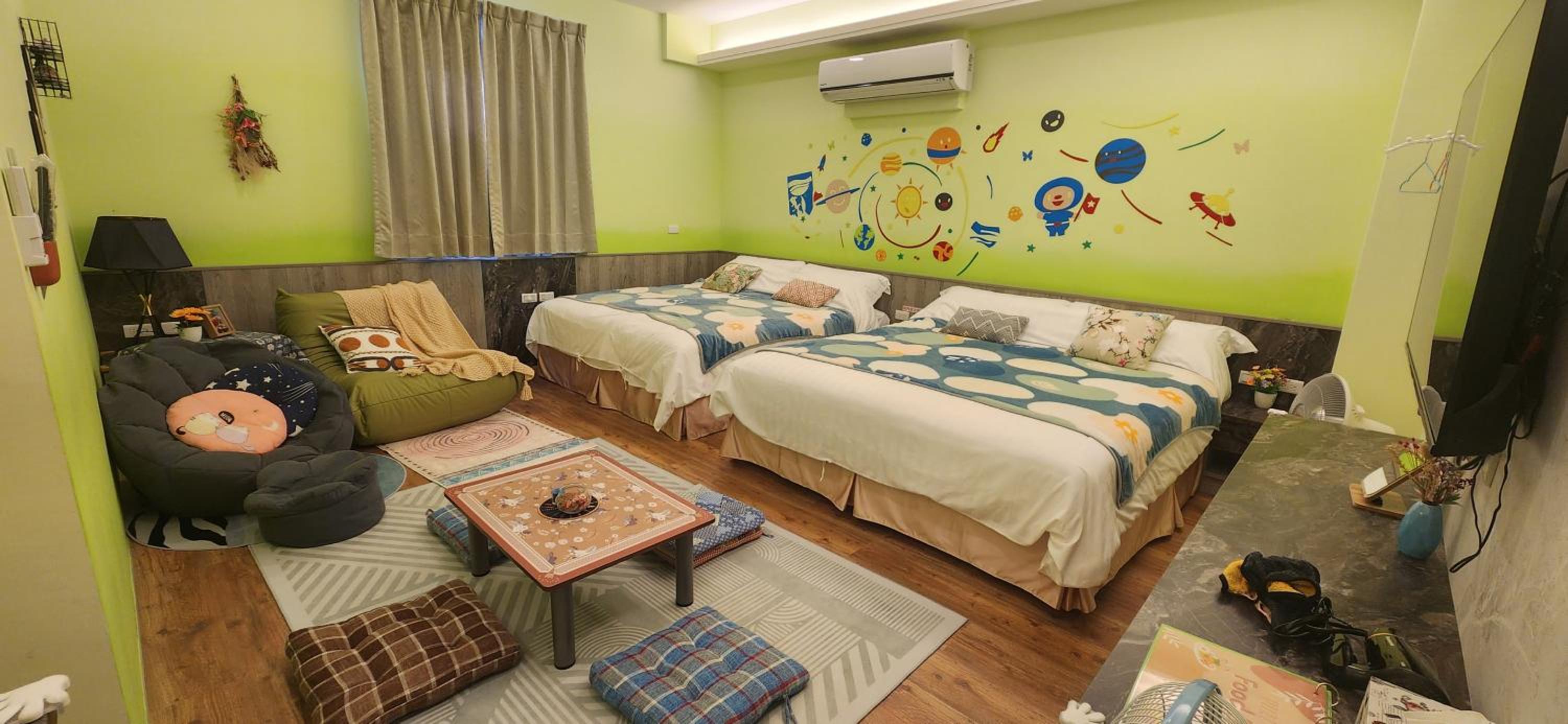 King Room with Two King Beds photo 3