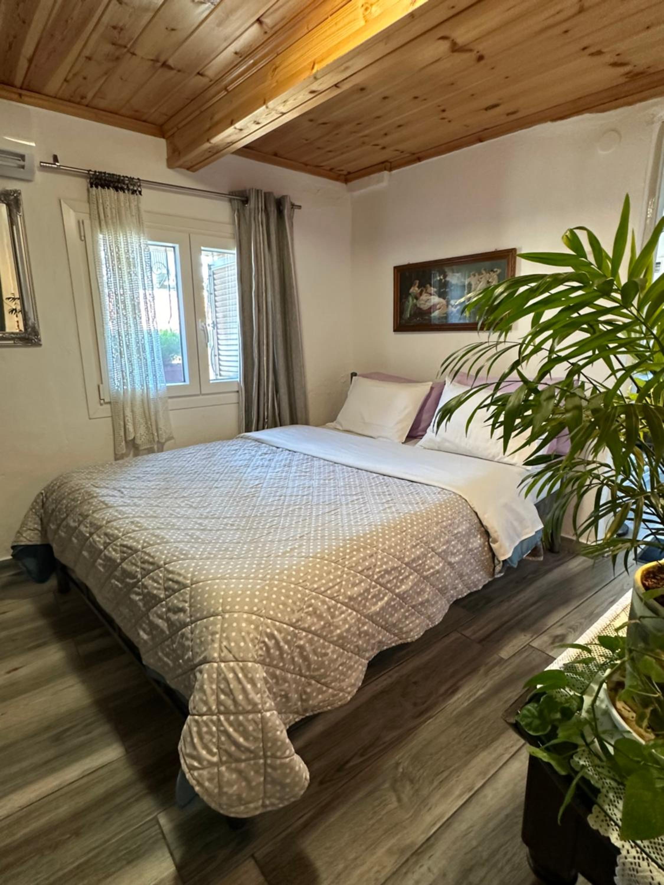Double Room with Private Bathroom - Photo 1